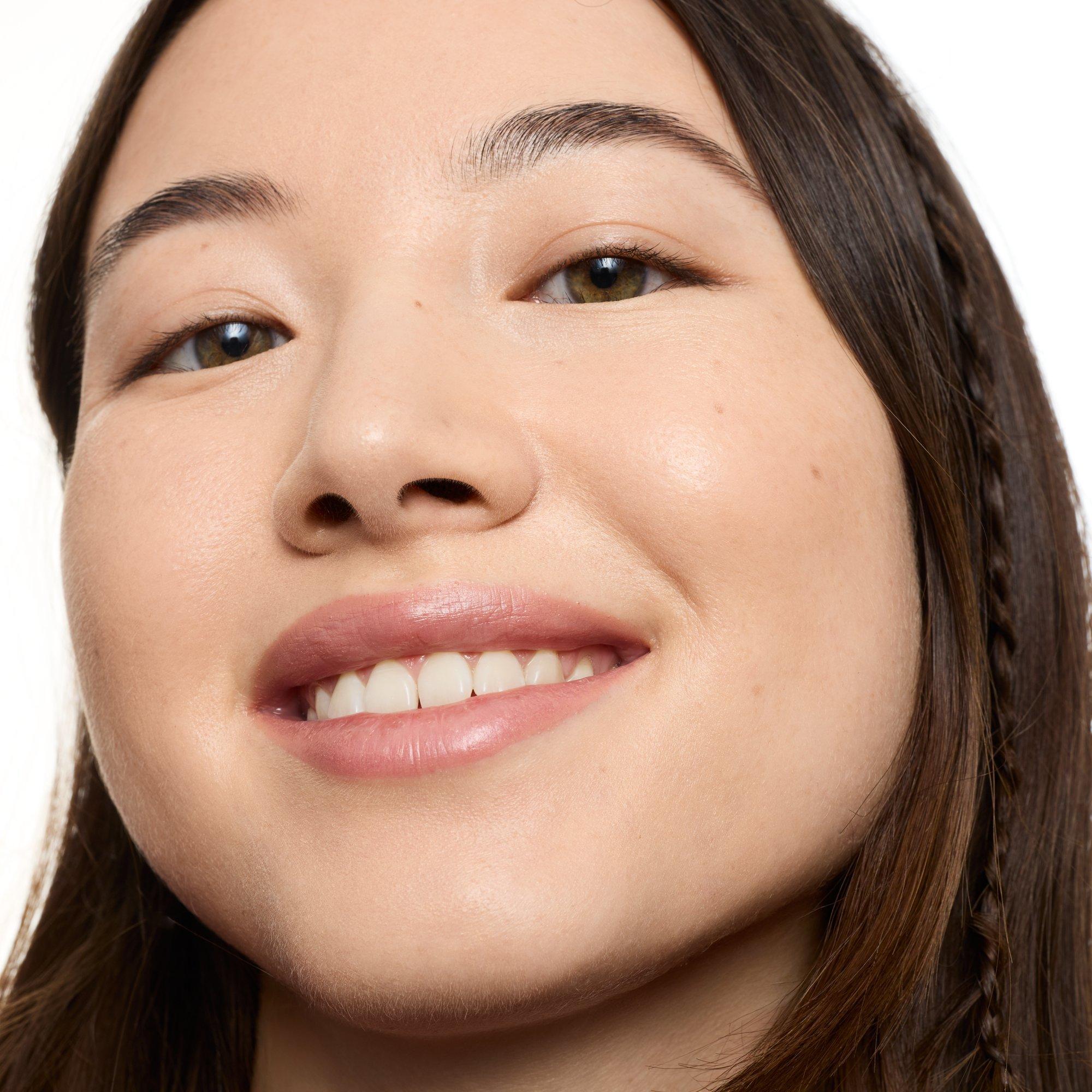 柔软精准的唇线笔