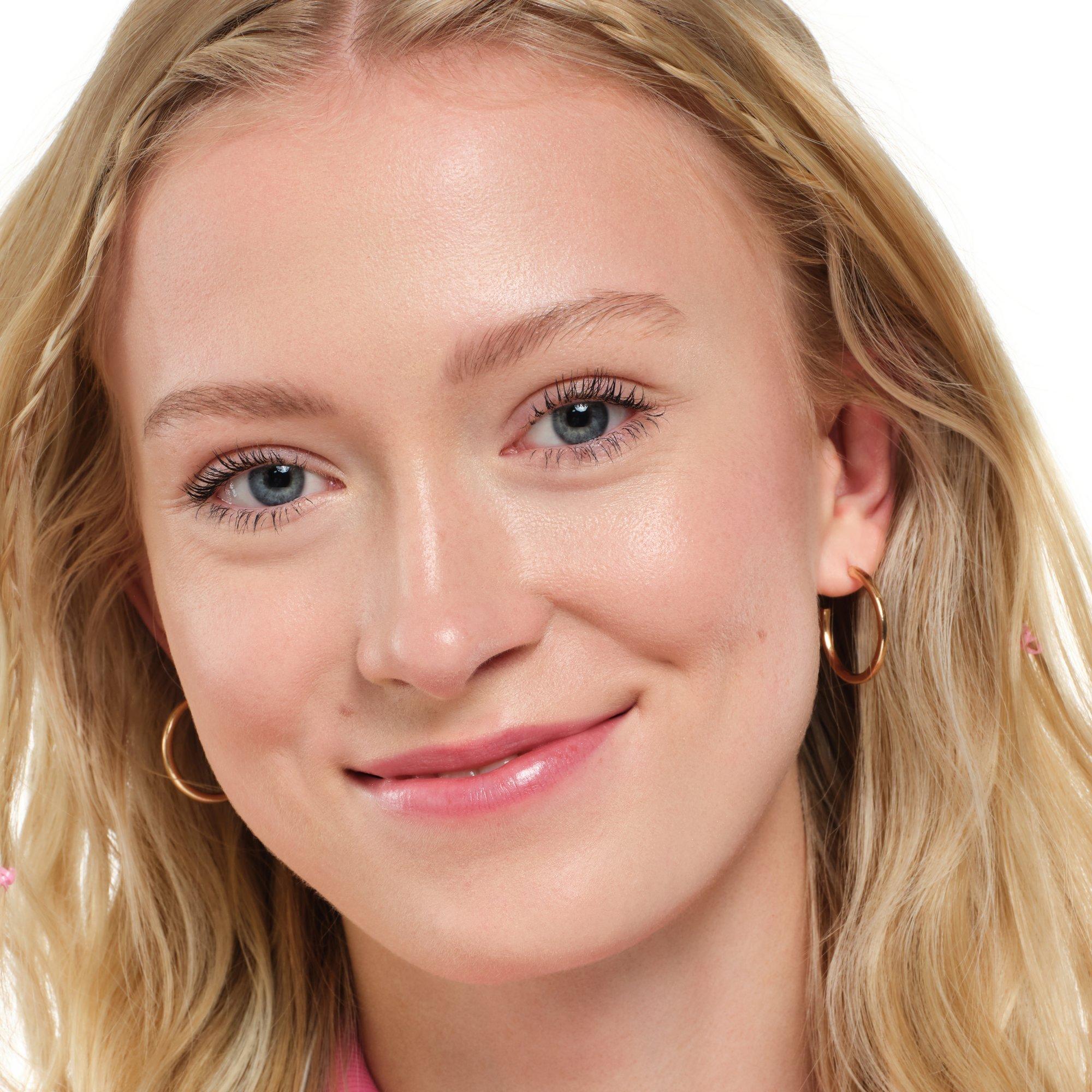 أنا أحب كريم أساس البشرة الخالية من العيوب