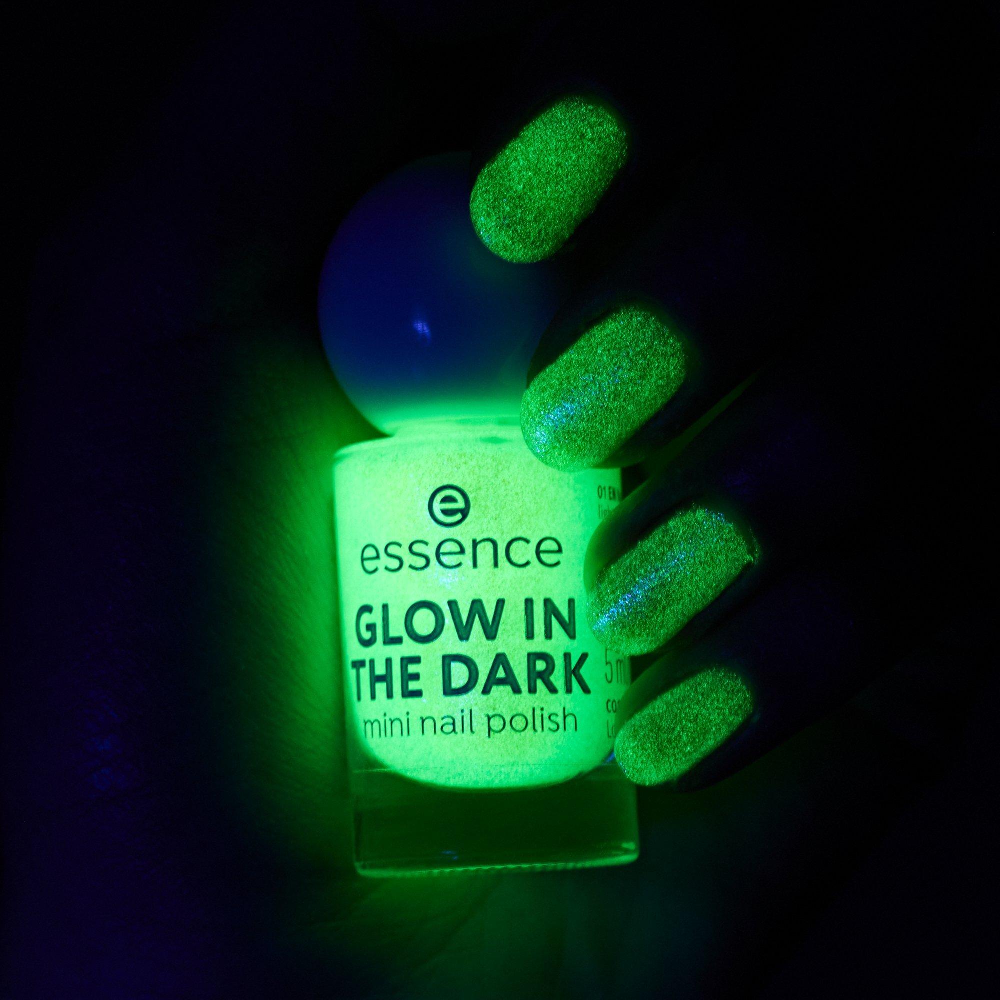 mini lak na nehty GLOW IN THE DARK