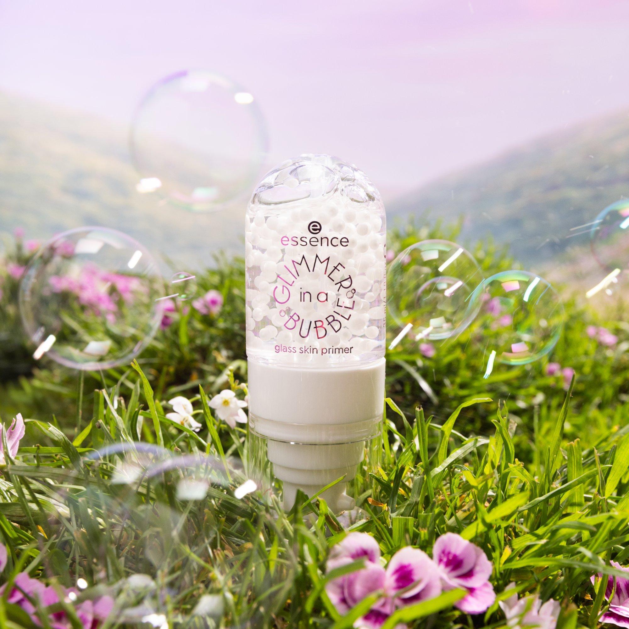essence GLIMMER IN A BUBBLE glass skin primer