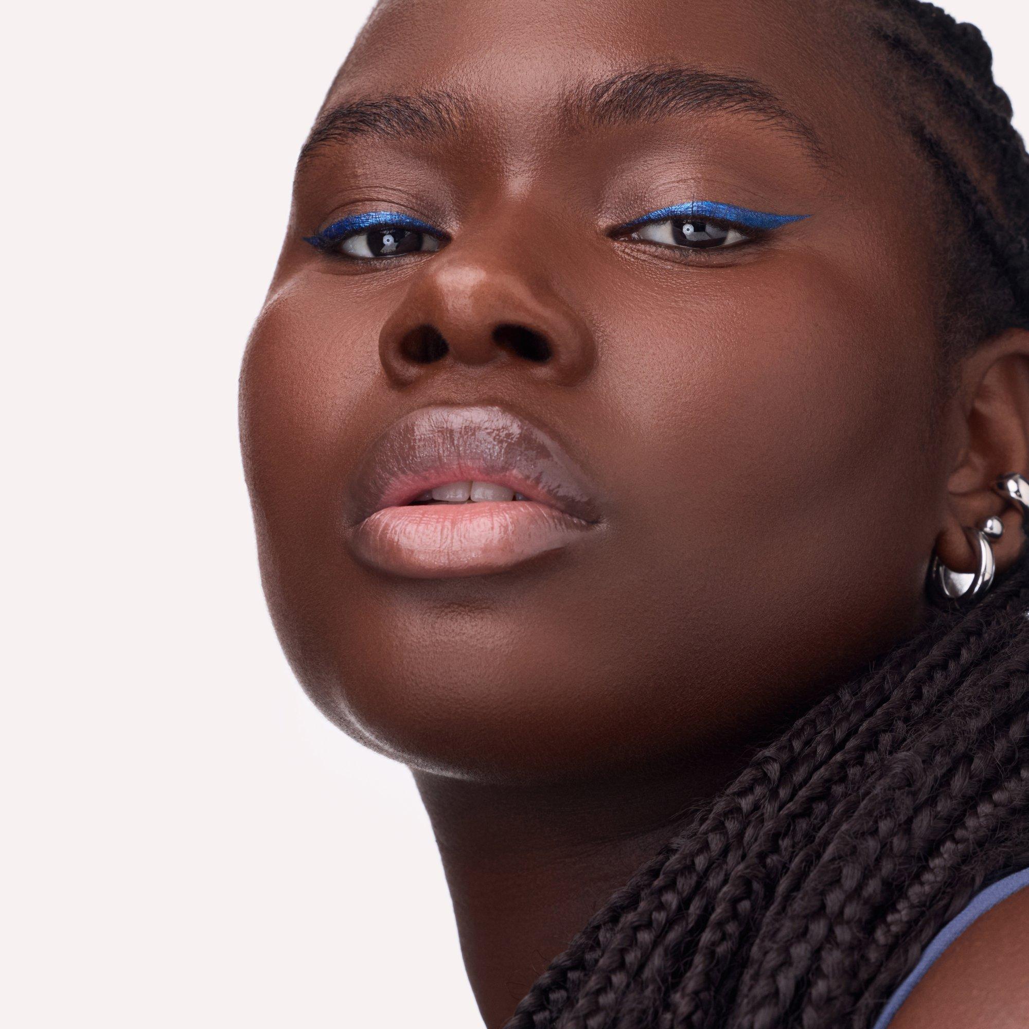Hyper Liner Brush Eyeliner Waterproof