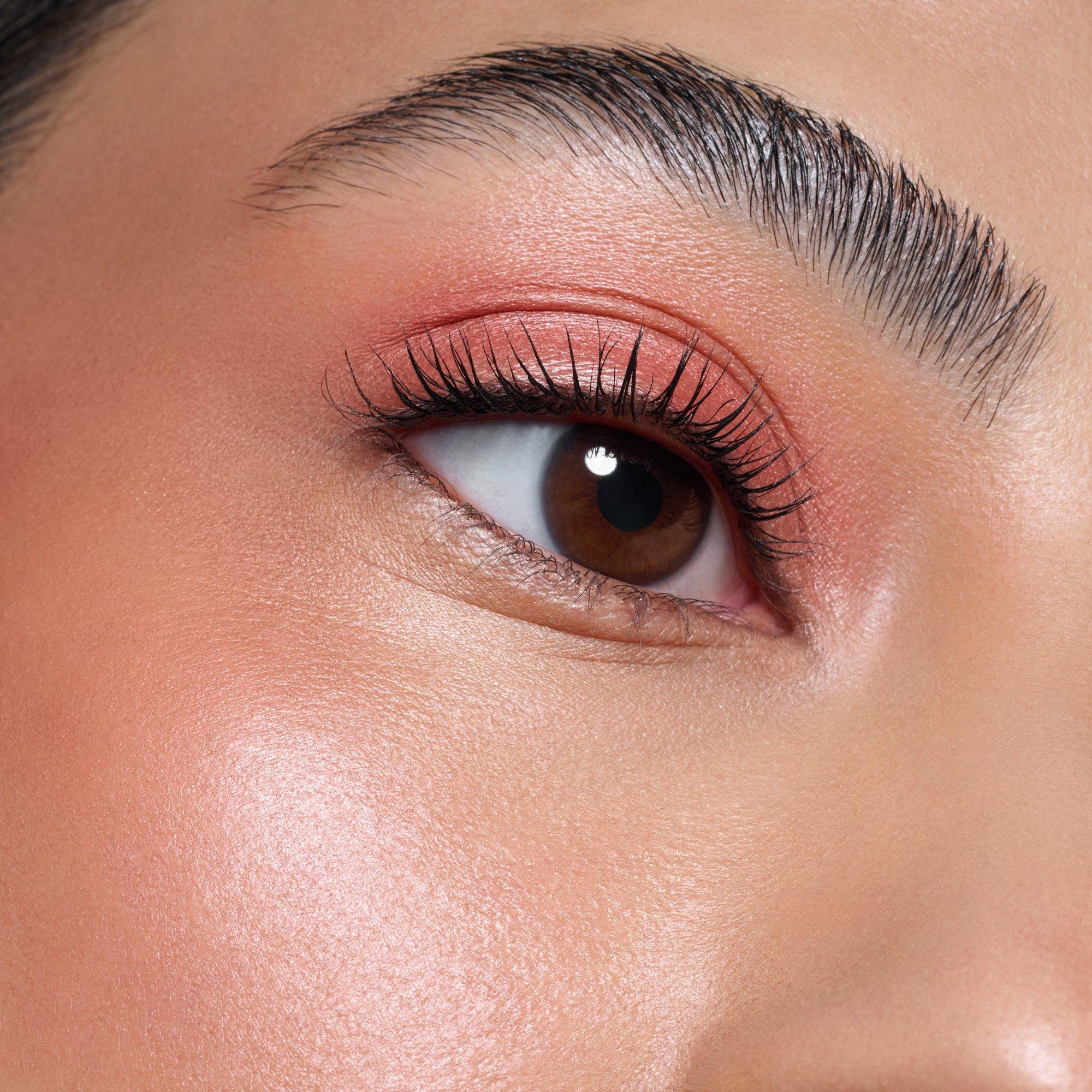 Cień do powiek w płynie Eye Blusher