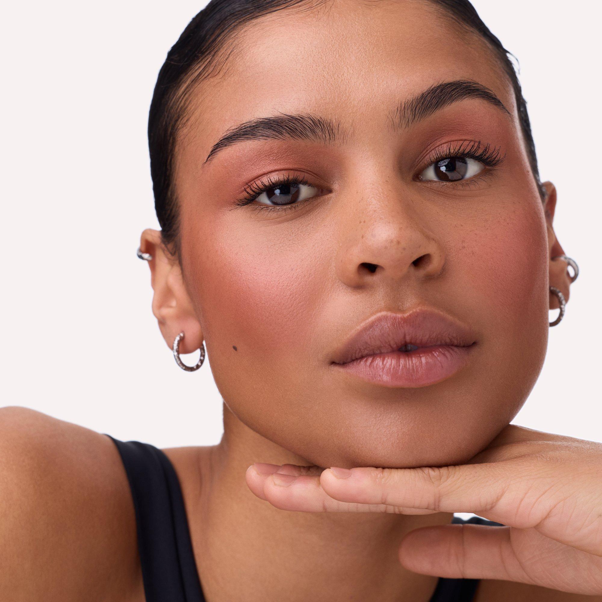 Eye Blusher tekuće sjenilo za oči
