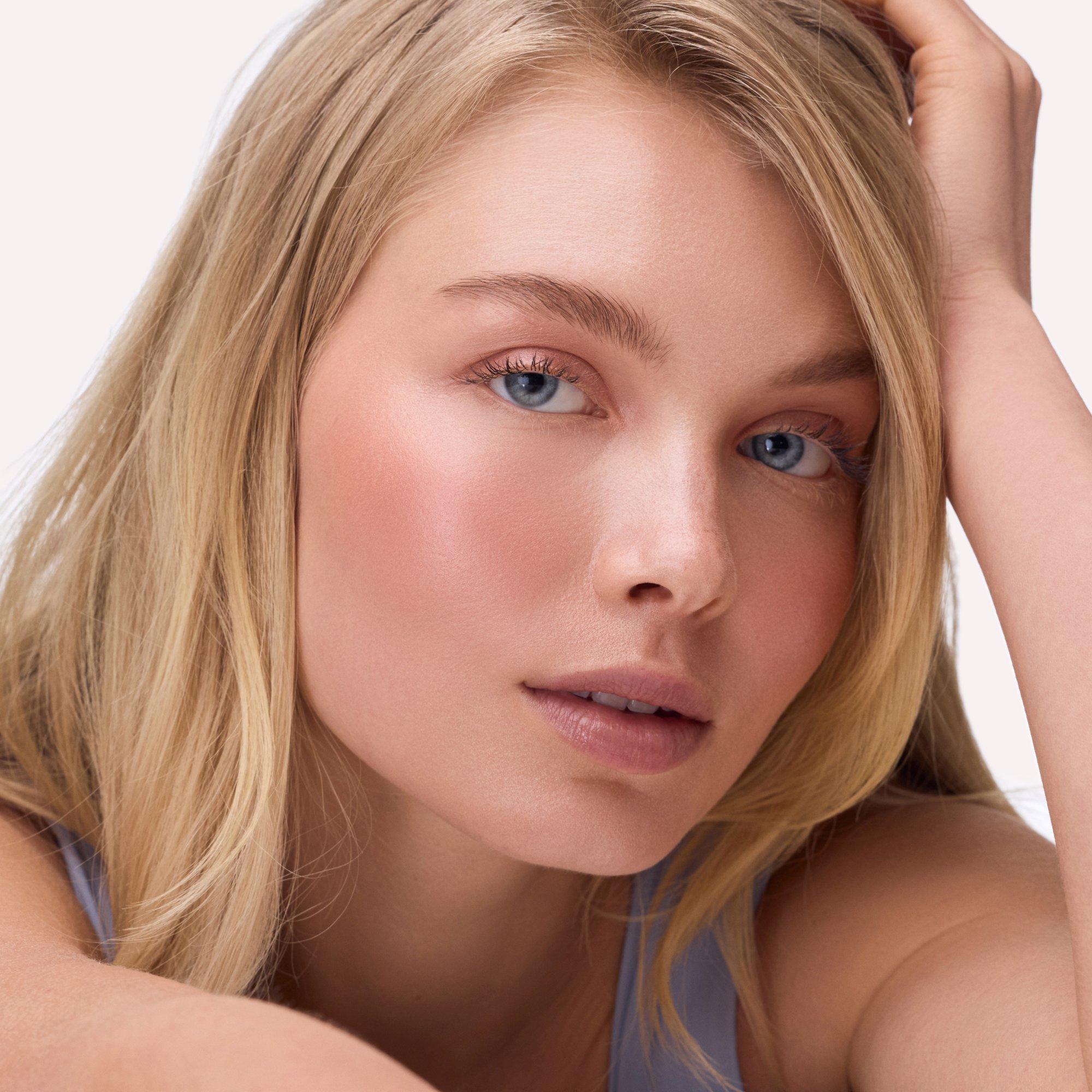 Eye Blusher tekuće sjenilo za oči