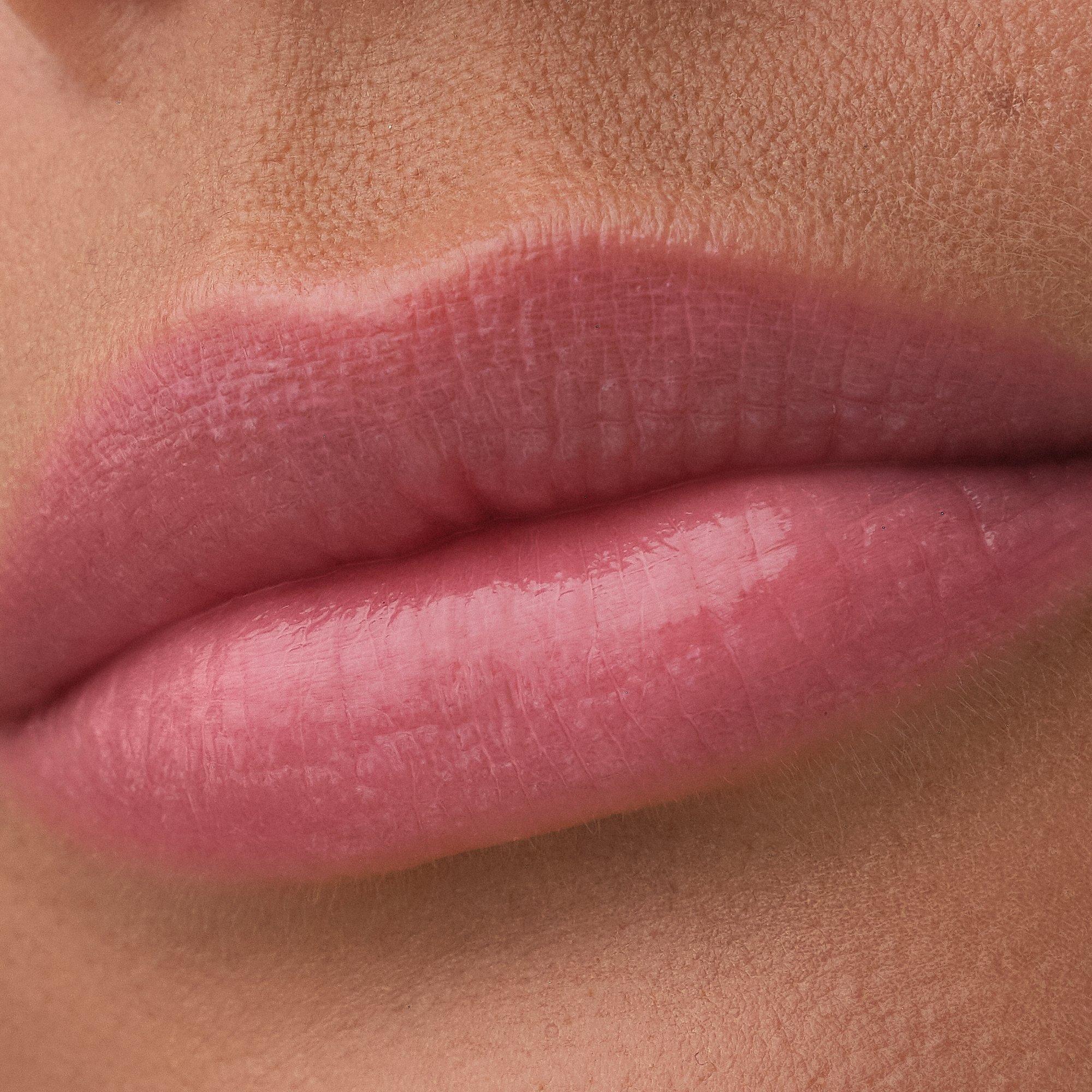 Bare Touch Lipoliebalm