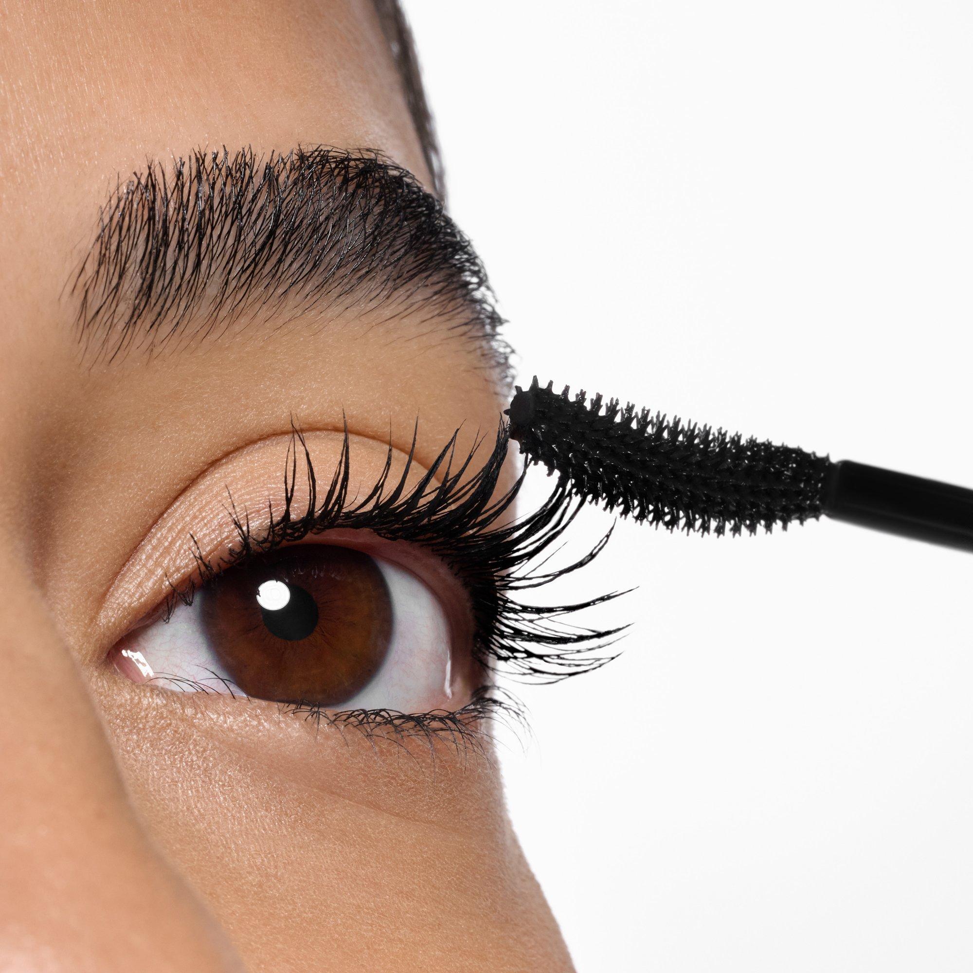 TUBING Stay In Place False Lash Mascara