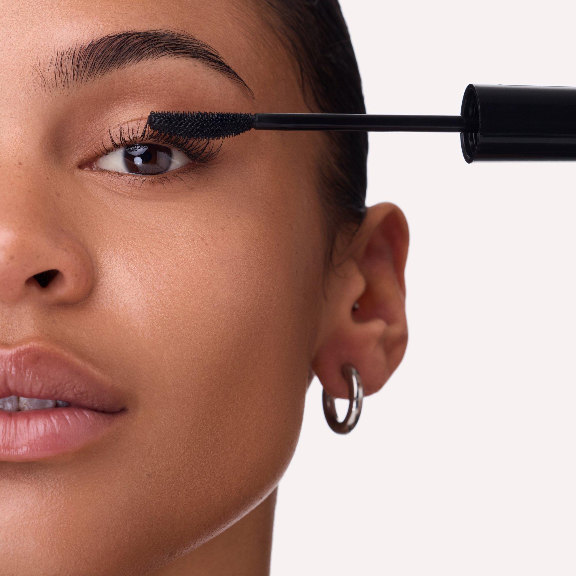 TUBING Stay In Place False Lash Mascara