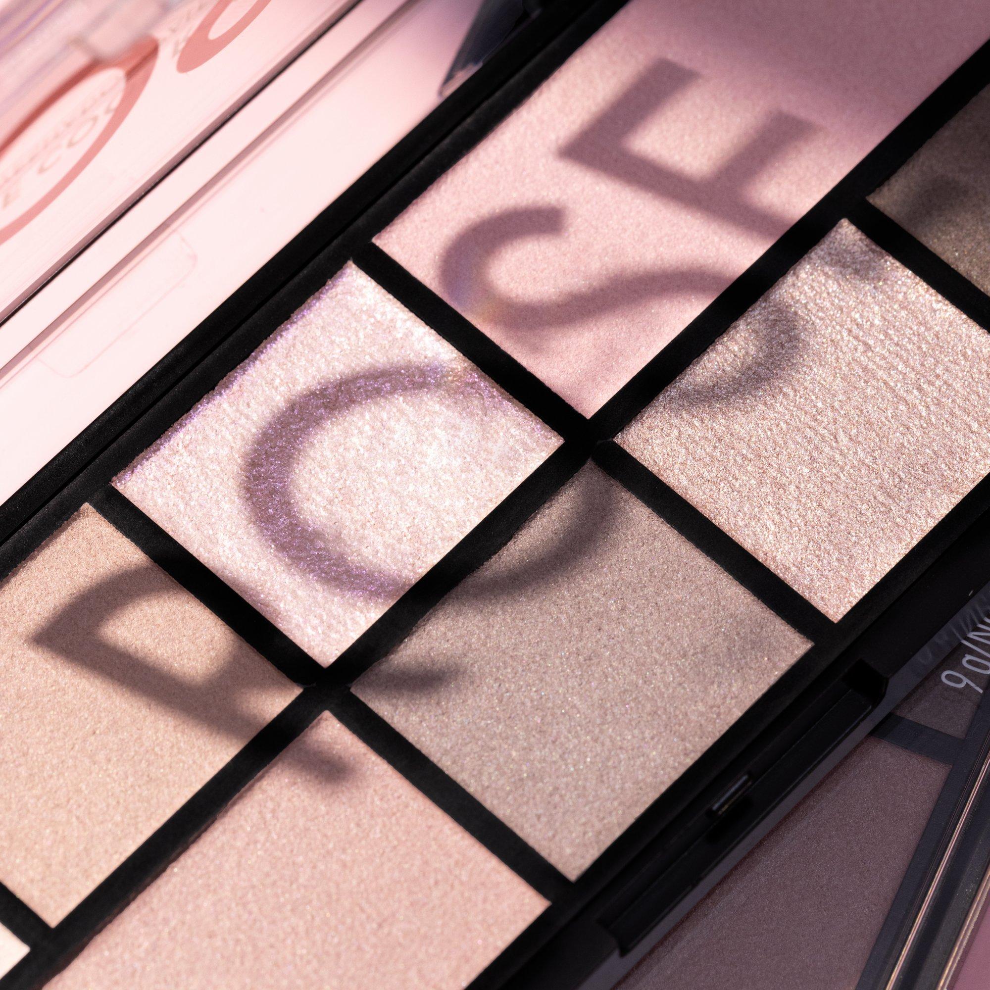The Cool Rose Eyeshadow Palette