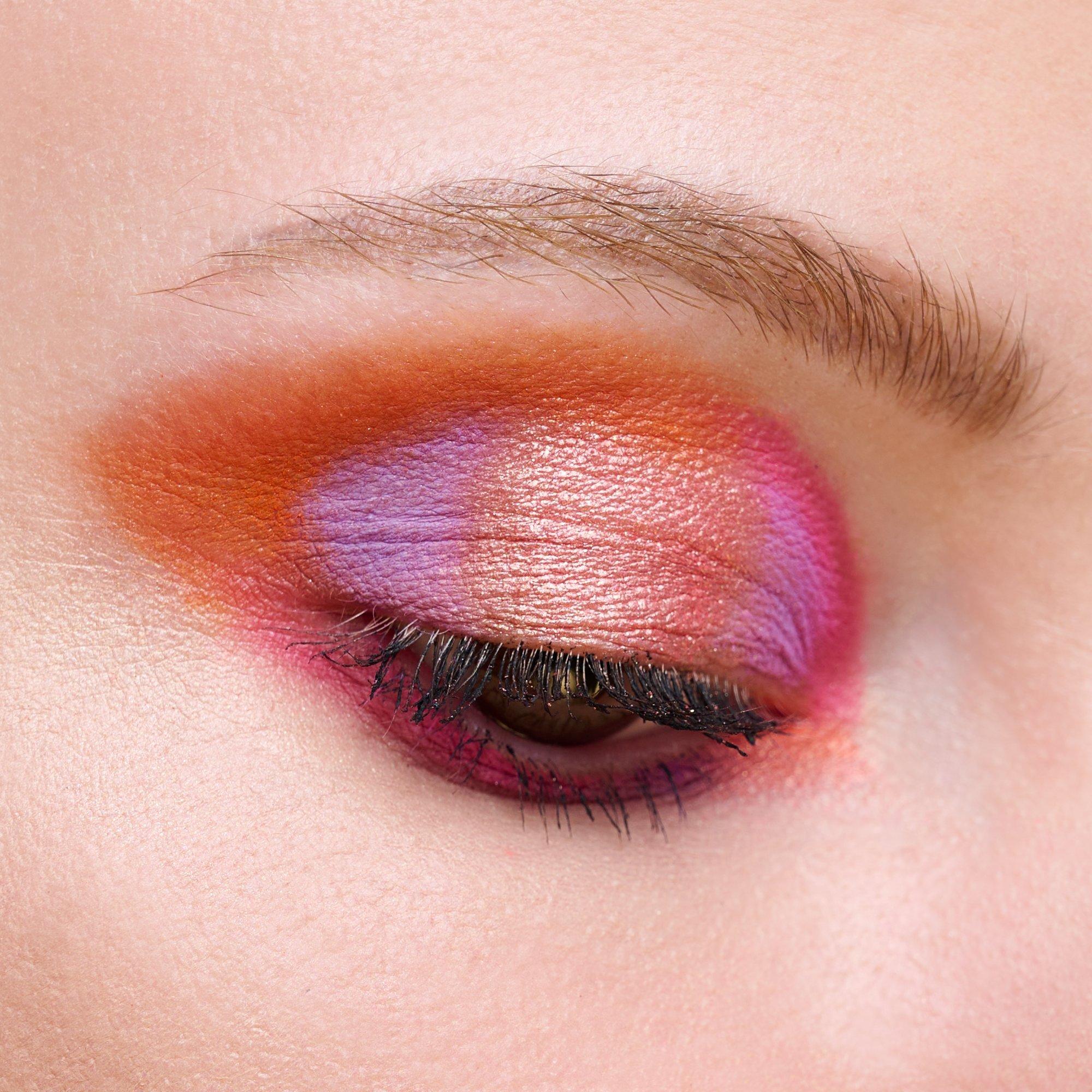CODE: Fancyyy! eyeshadow palette