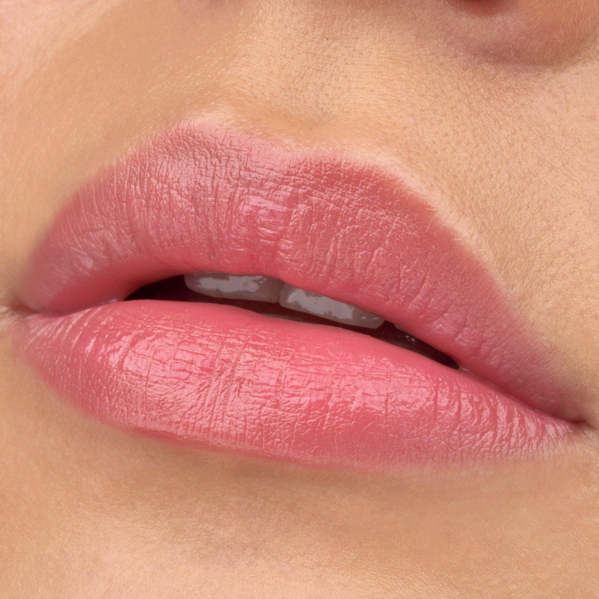 TINTED kiss hydrating lip tint ruž za usne