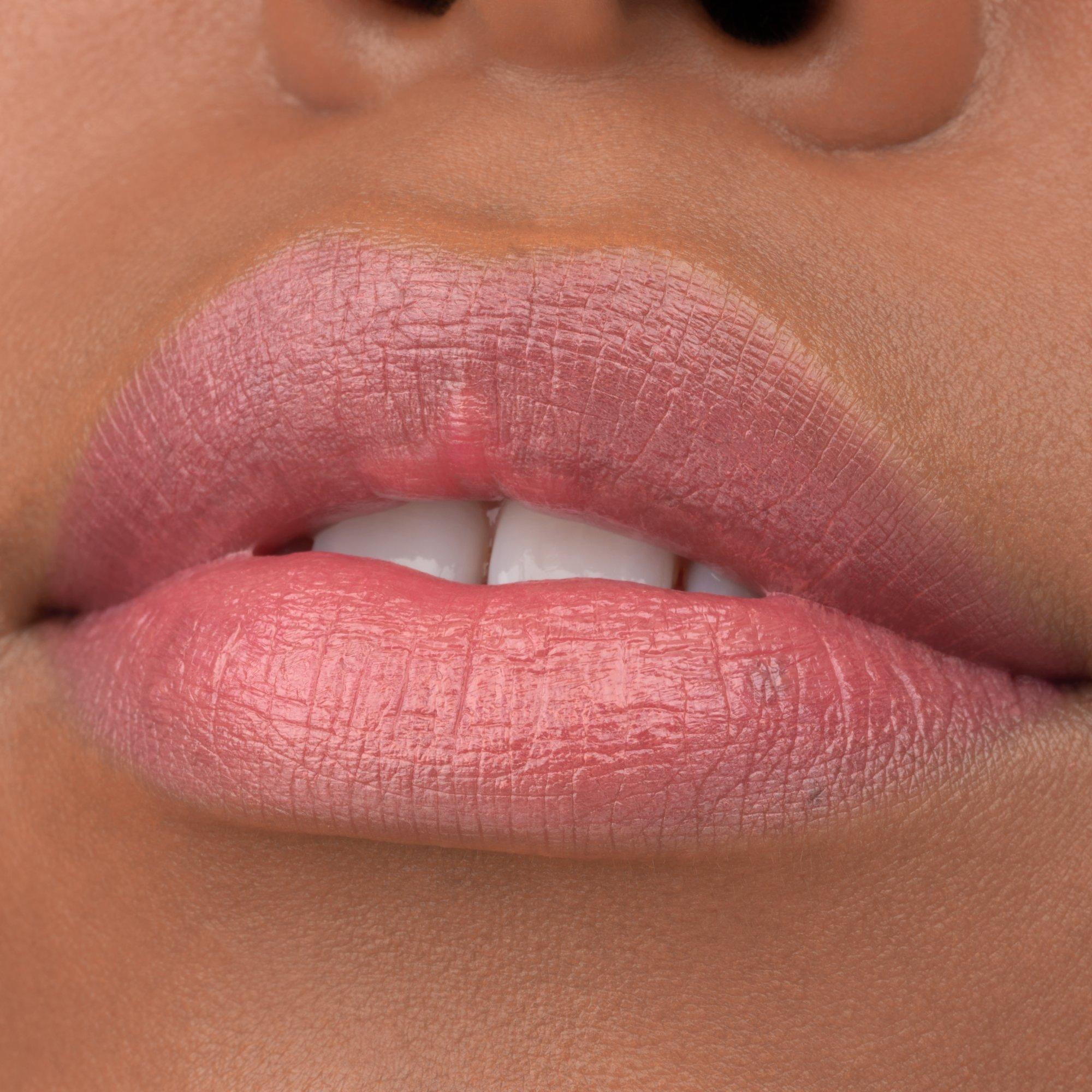 TINTED kiss hydrating lip tint ruž za usne