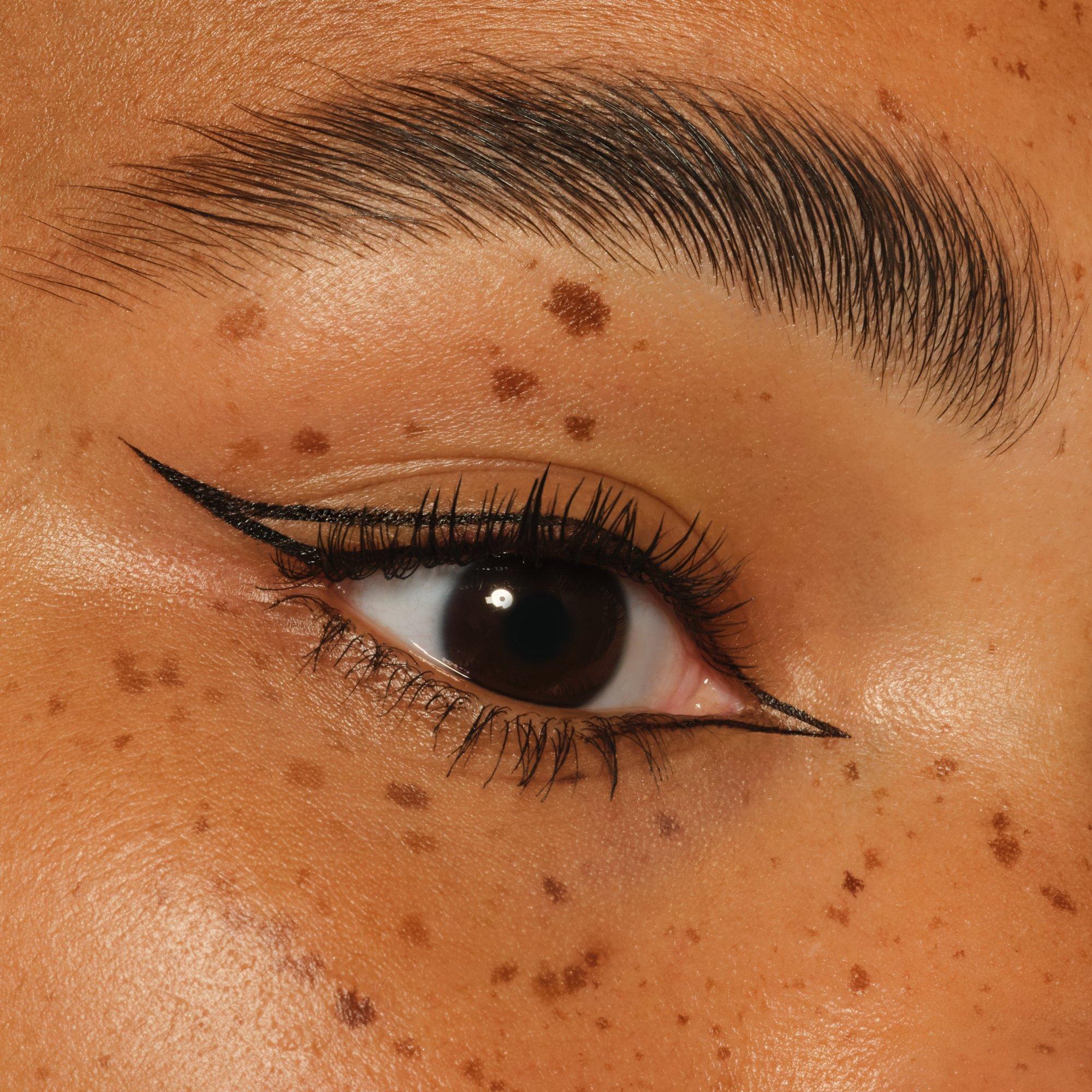 Flick it! precision brush liner waterproof