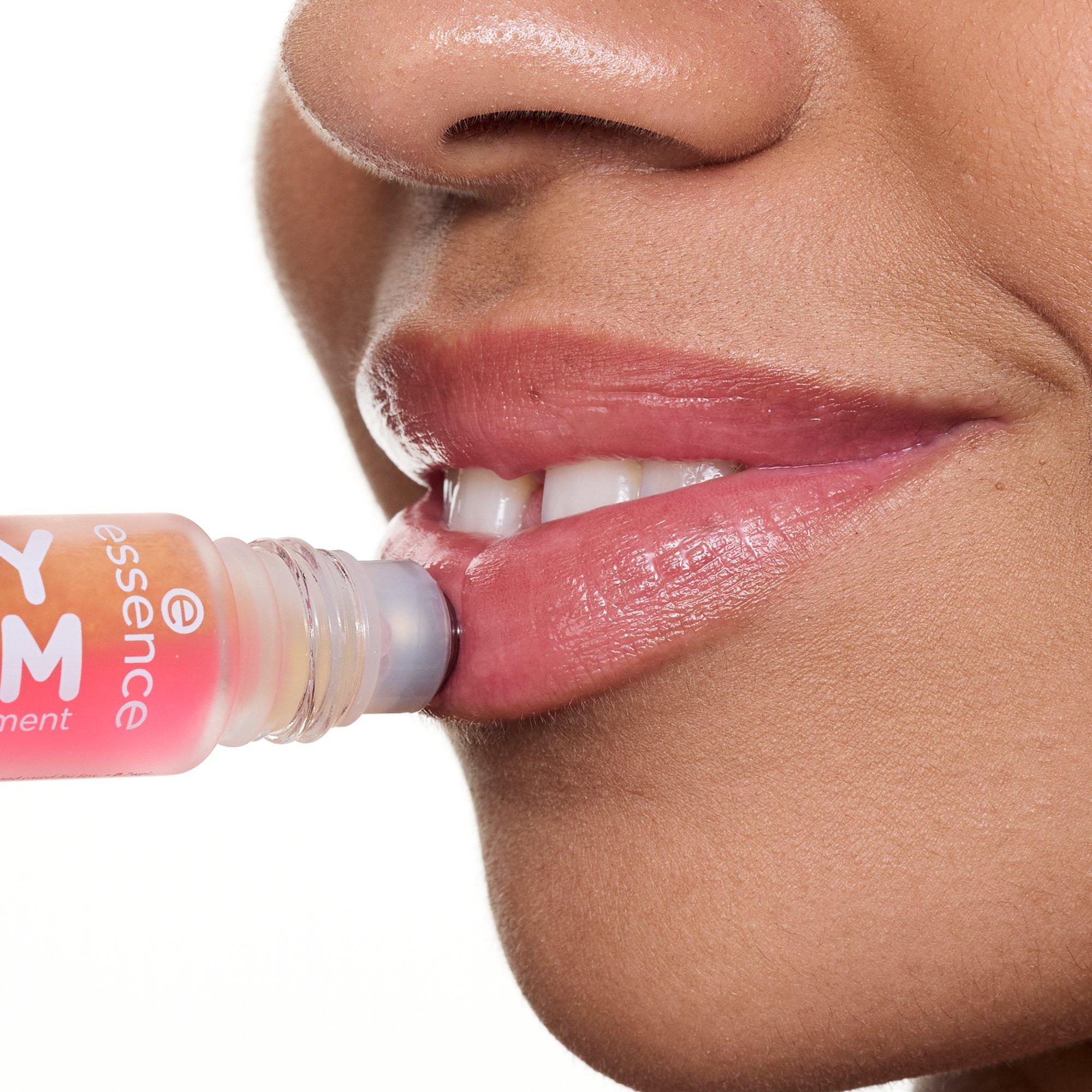 Lūpų priežiūros priemonė JUICY SERUM hydrating lip treatment – Application Makro Medium - Product item 8 of 10