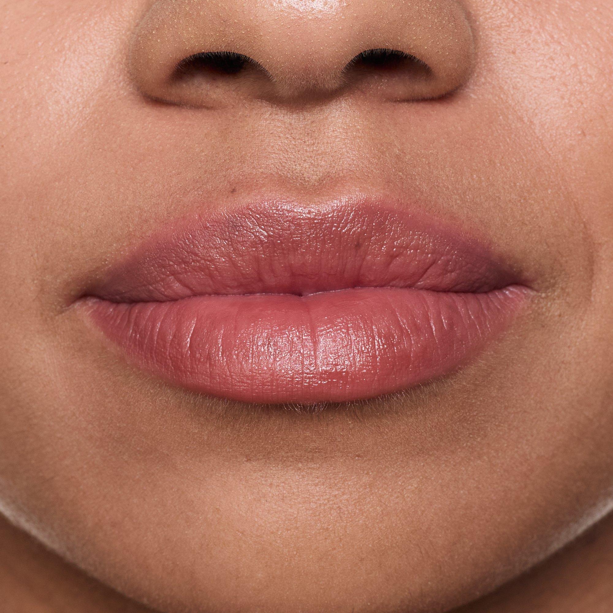 BLUR soufflé sheer nude lip balm baume à lèvres
