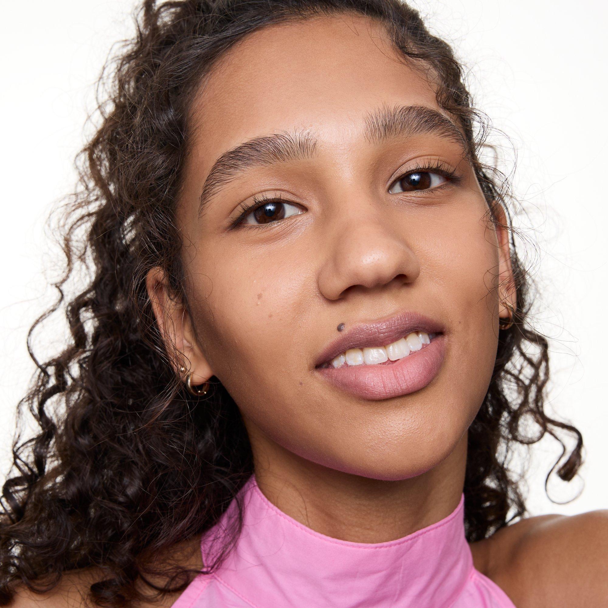 BLUR soufflé sheer nude lip balm – Application Full Face Medium - Product item 10 of 13