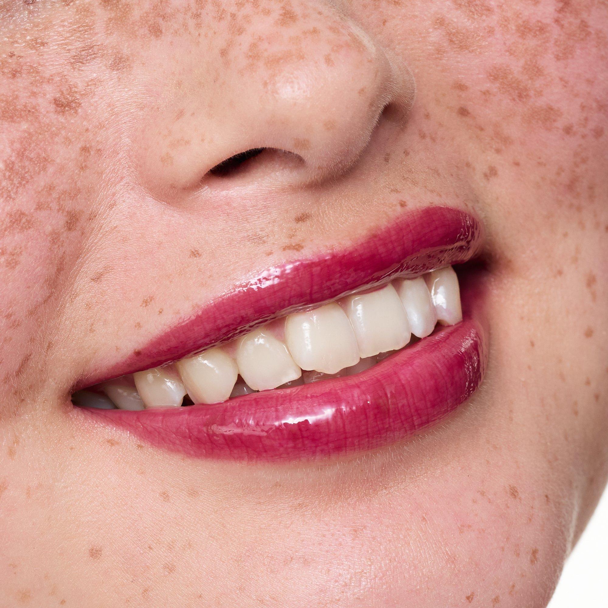 the super peptide glossy lip treatment