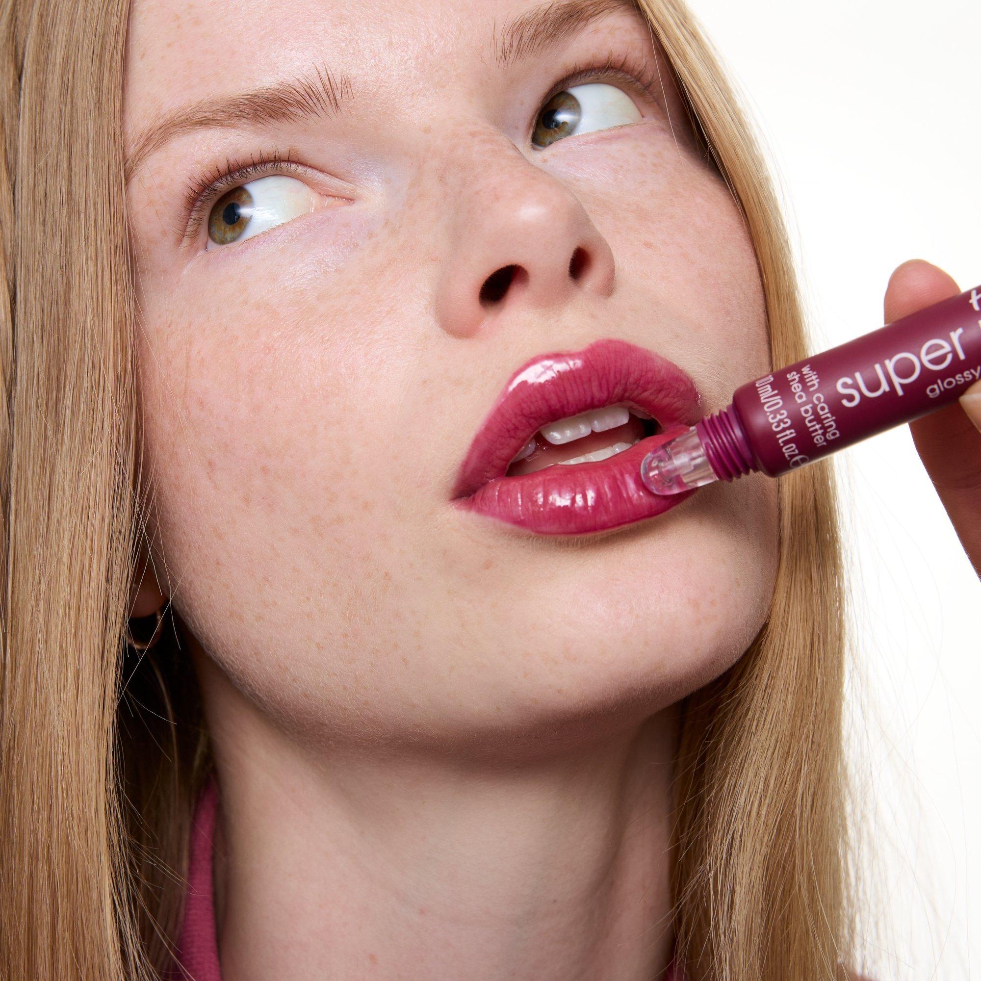 the super peptide glossy lip treatment – Application Full Face Fair - Produkt Element 7 von 10