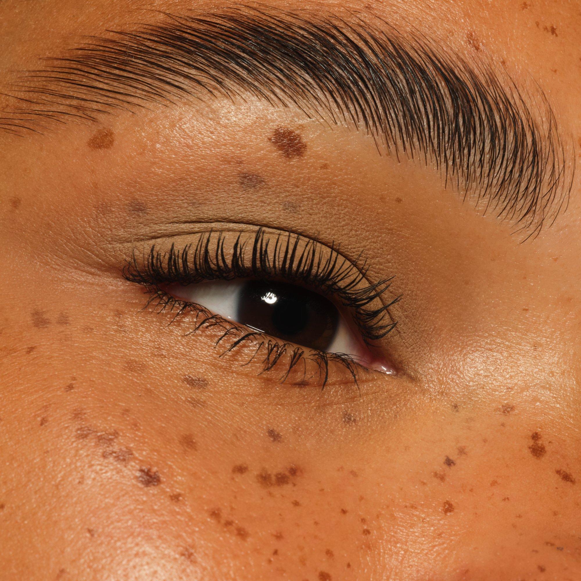 BLUR NUDE eyeshadow stick