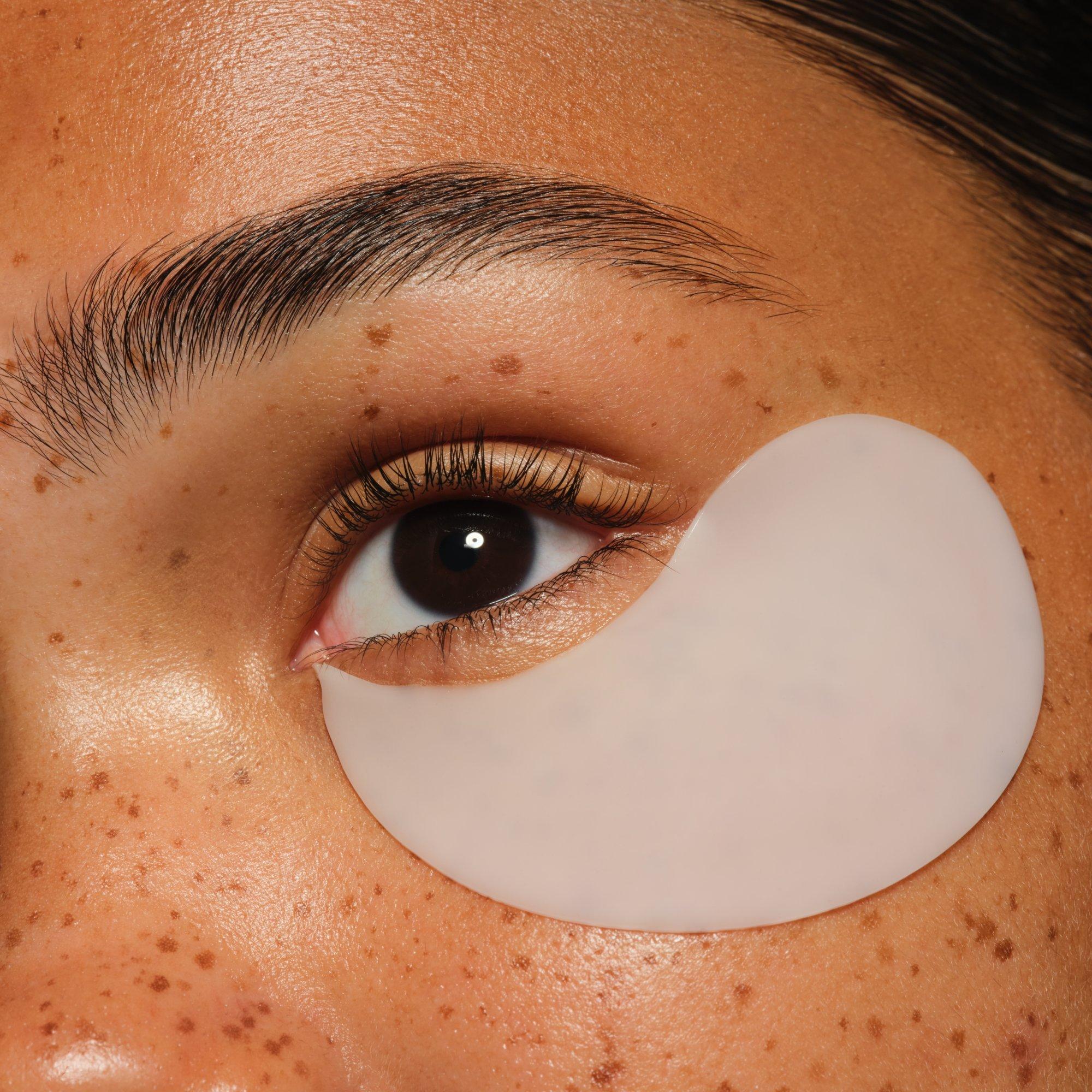 milky GLAZED hydro gel eye patches 30 Pairs – Application Makro Medium - Produkt Element 5 von 7