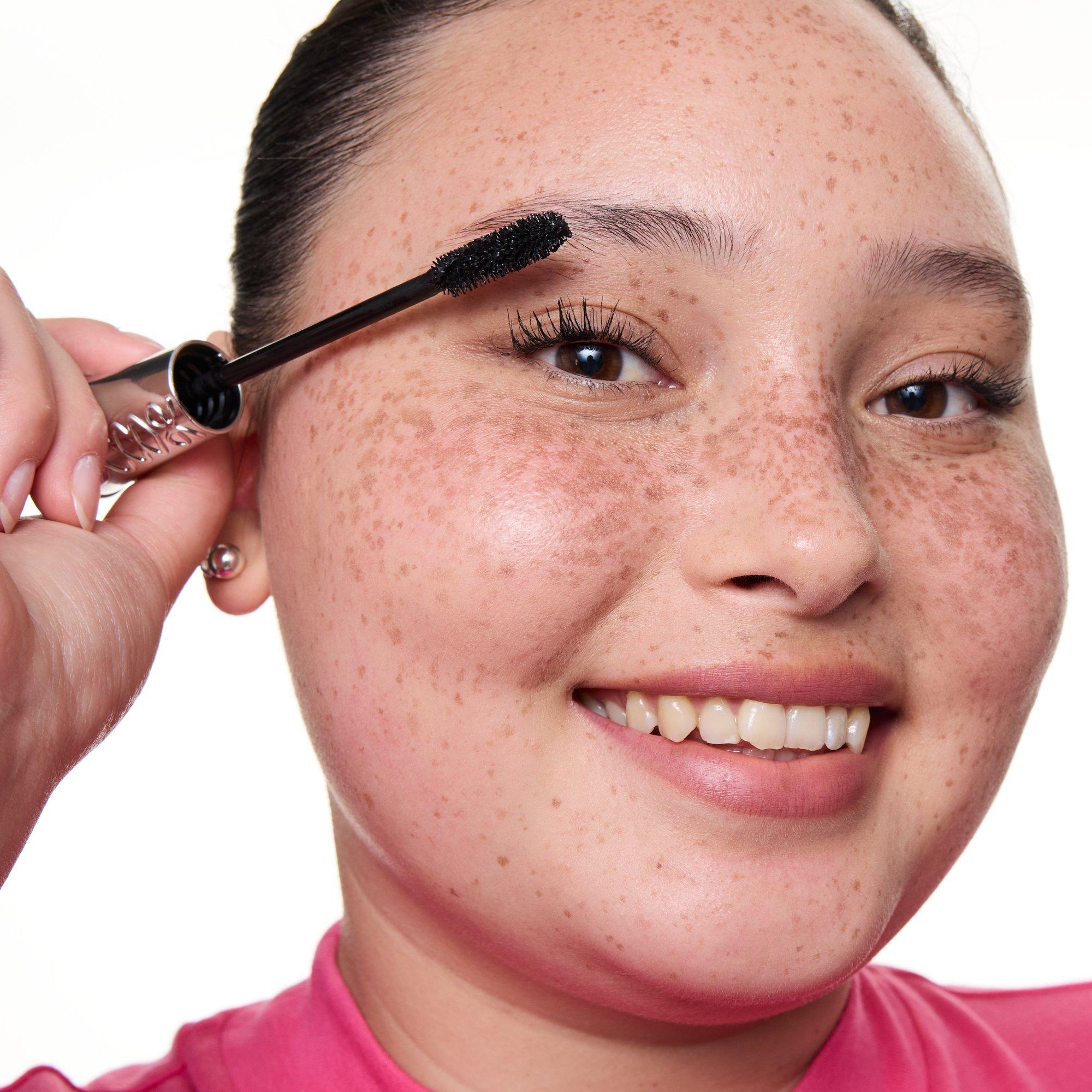 řasenka Lash PRINCESS volume & length PARTY deep black – Application Full Face Fair - Product item 10 of 13