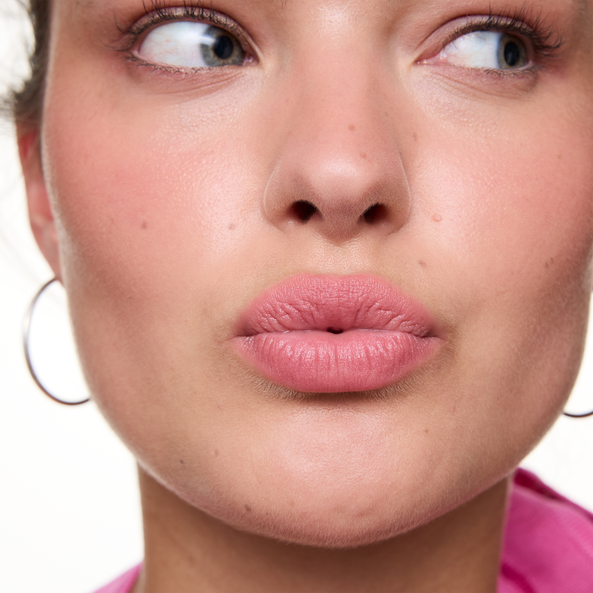 JUICY MATTE lip mousse – Application Full Face Light - Product item 9 of 12