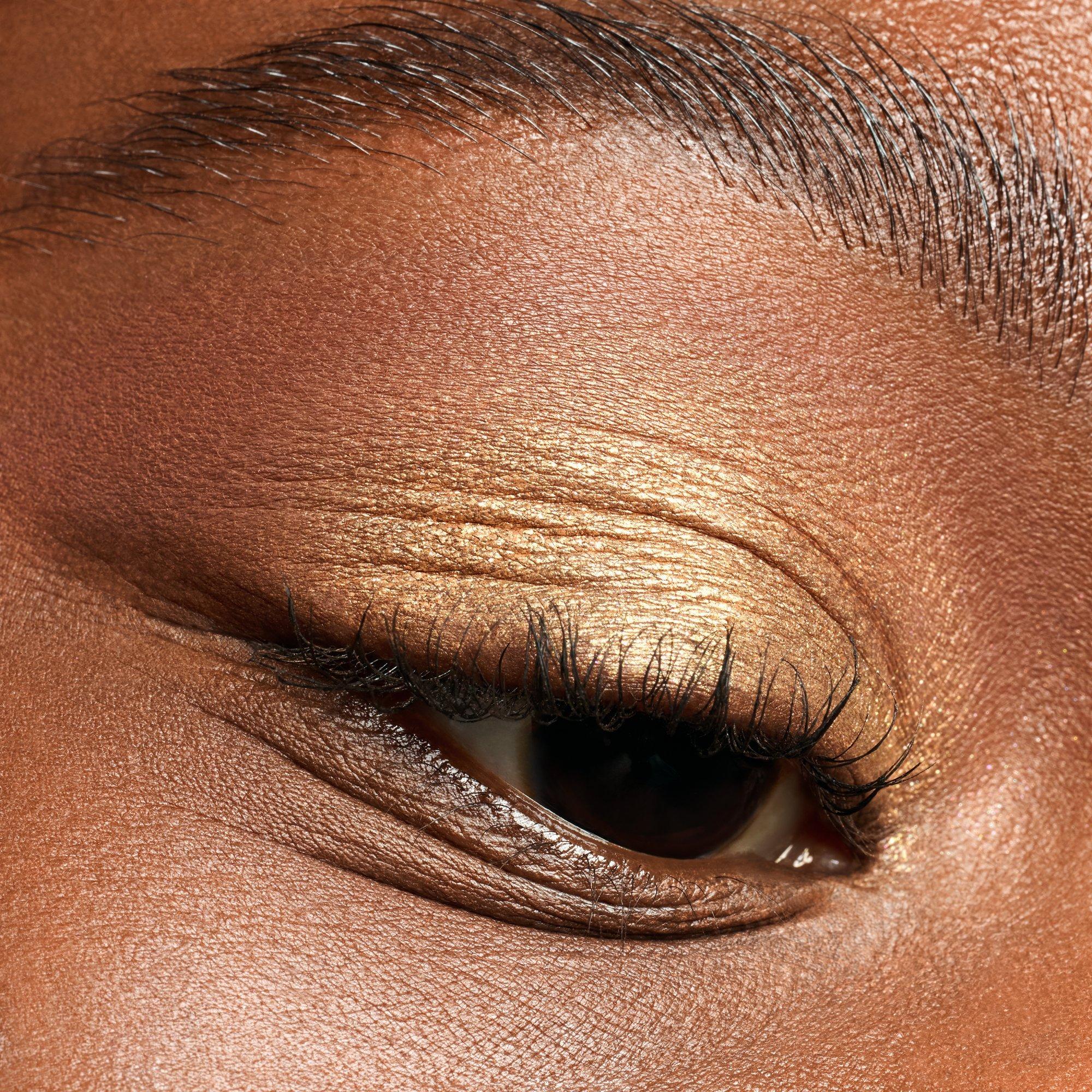 the PEACH edition mini eyeshadow palette