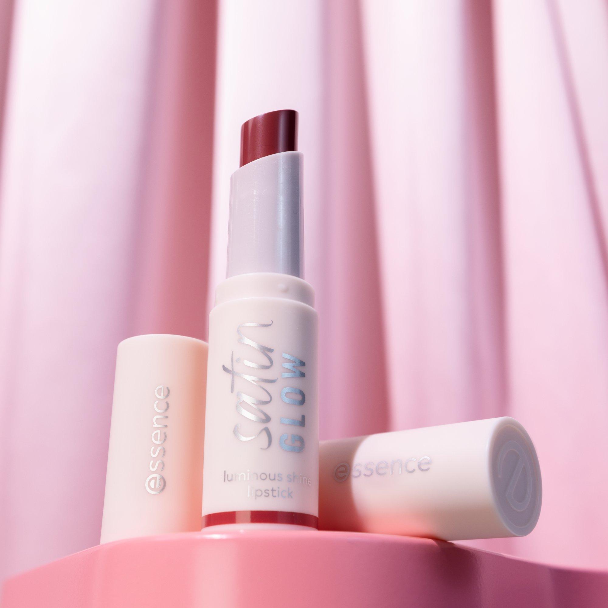 barra de labios satinada GLOW con brillo luminoso
