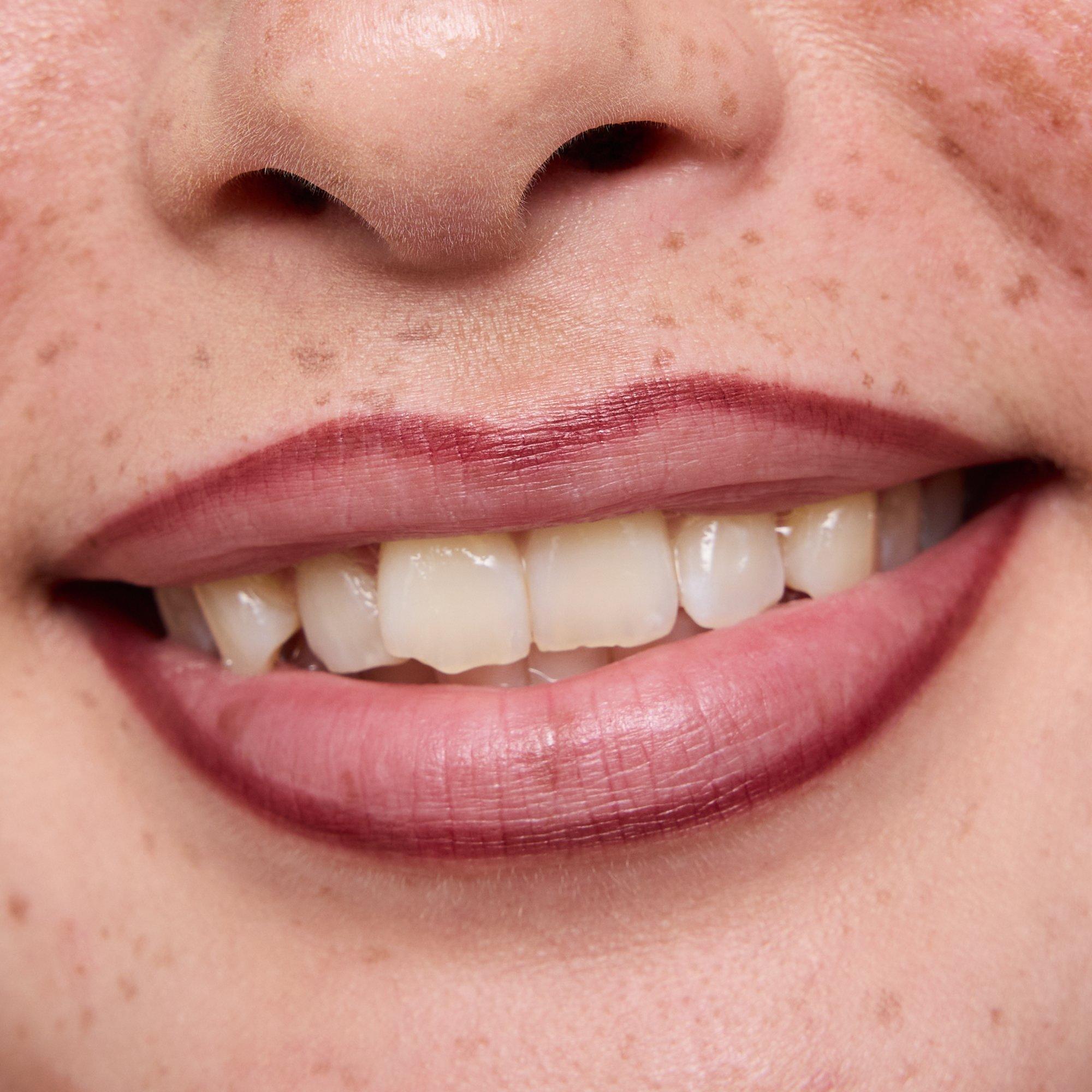 line & STAIN! TATTOO LIP LINER
