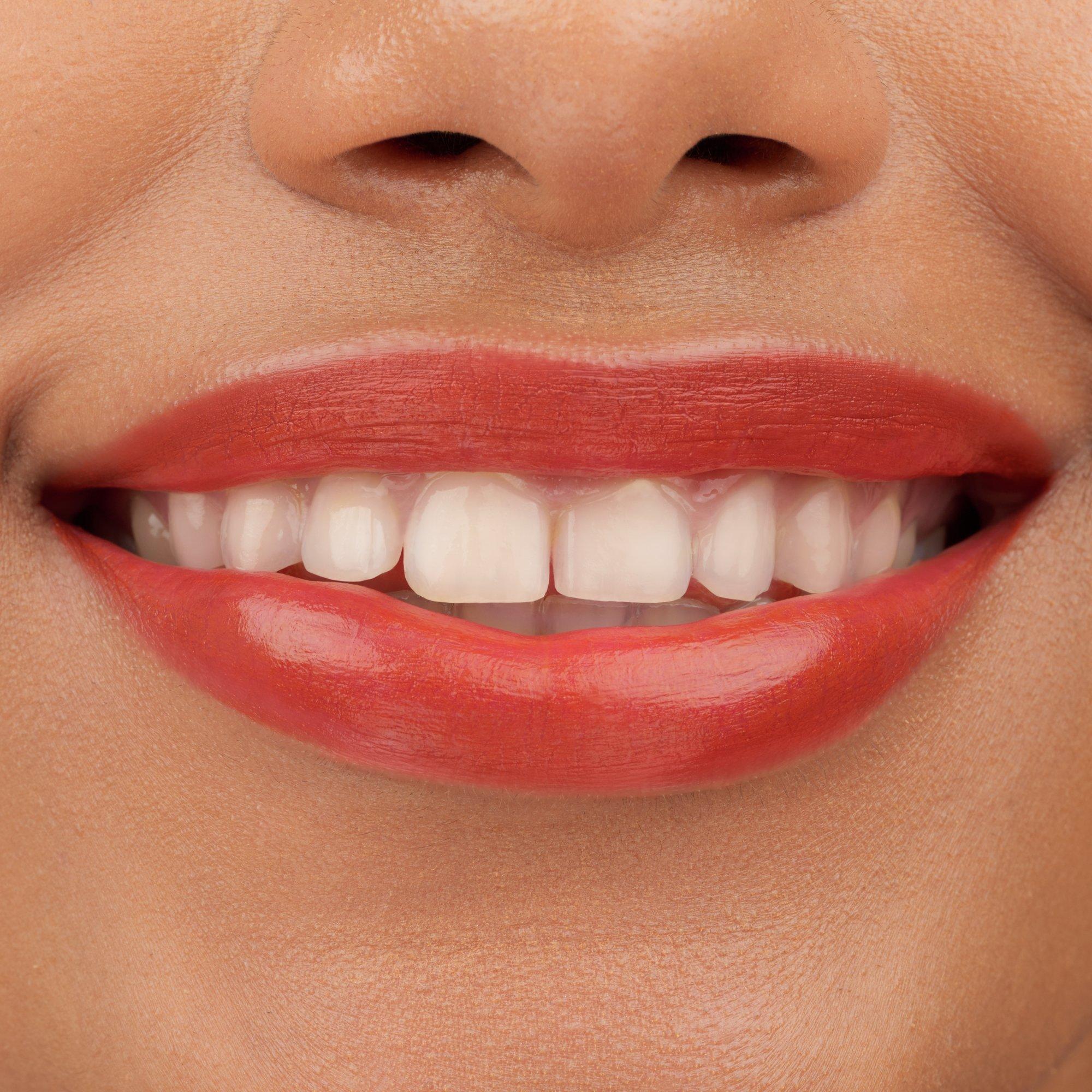 TINTED kiss hydrating lip tint