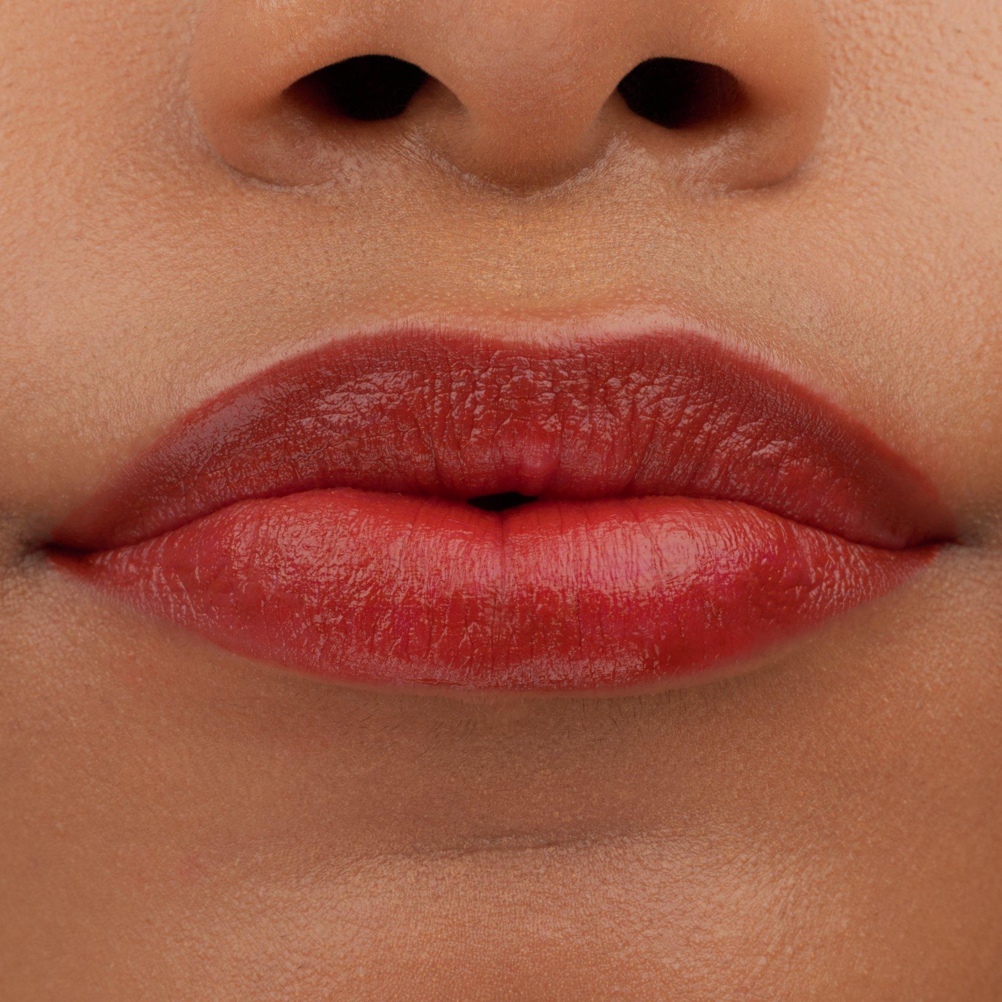 TINTED kiss hydrating lip tint