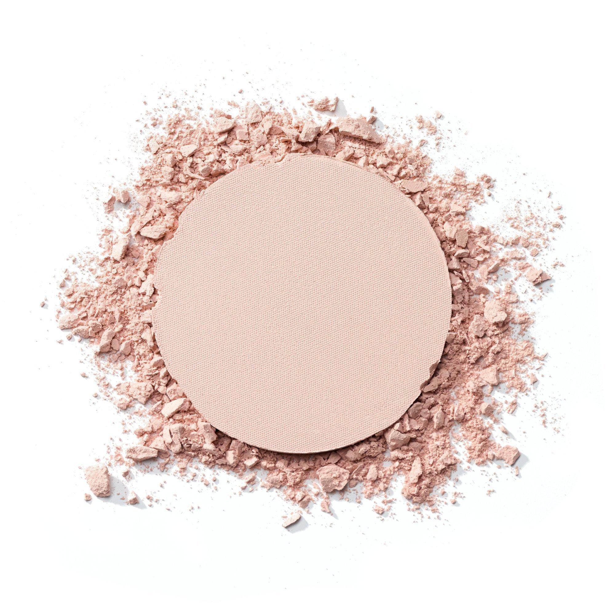 matte BLUR MATTIFYING COMPACT POWDER