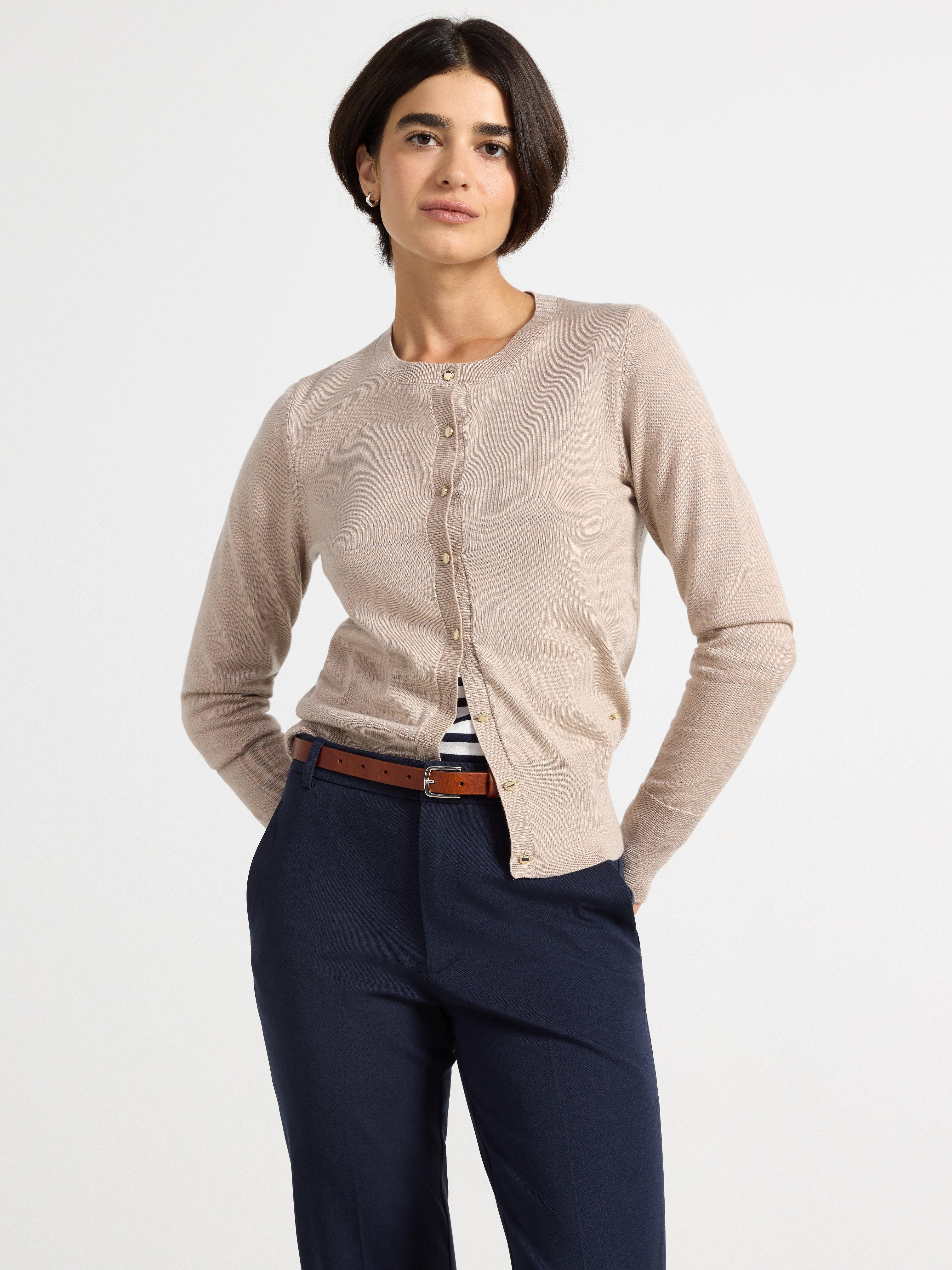 Cardigan Finstickad