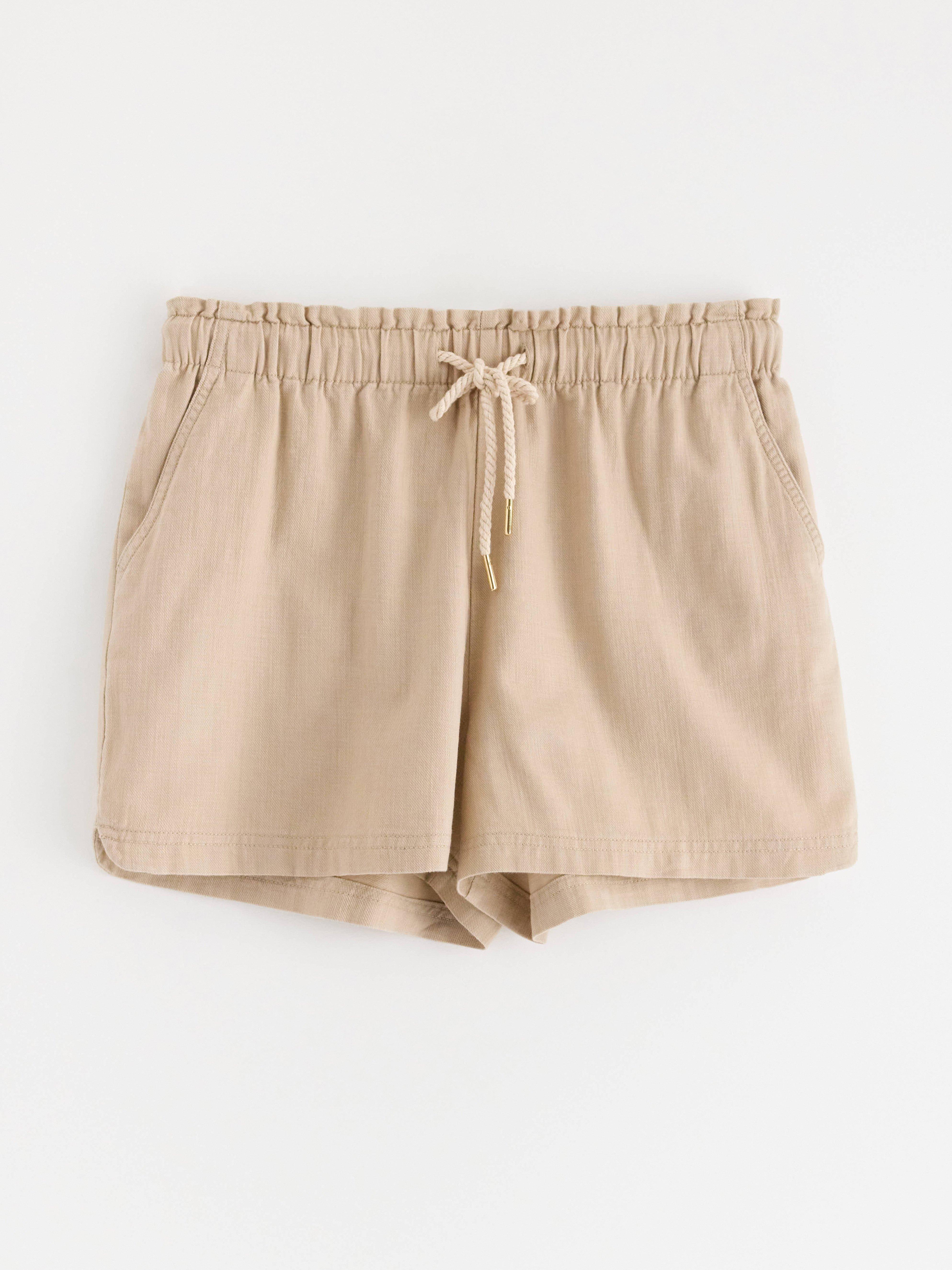 Shortsit - Naiset - Beige