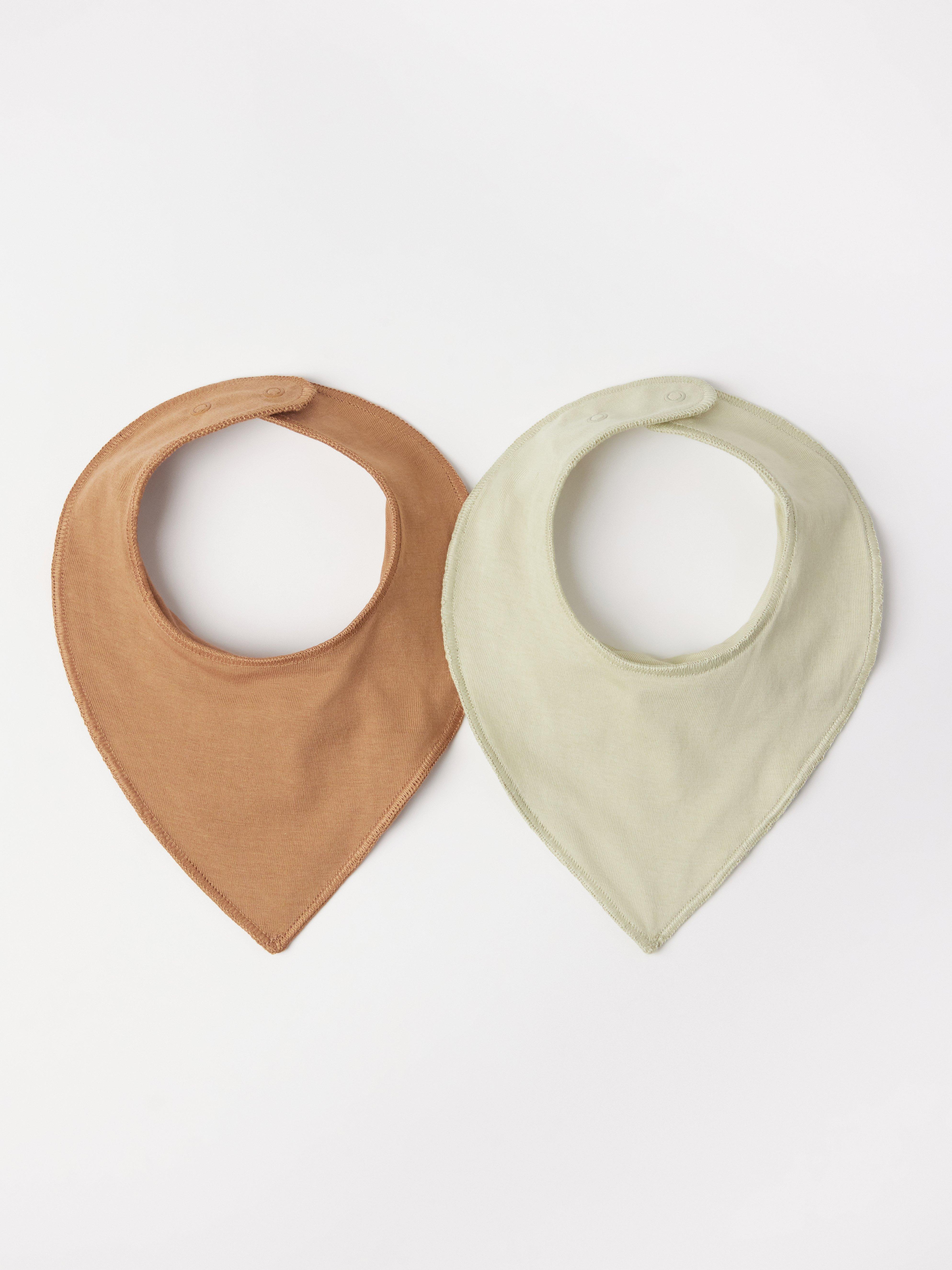 Two soft and practical bibs in cotton