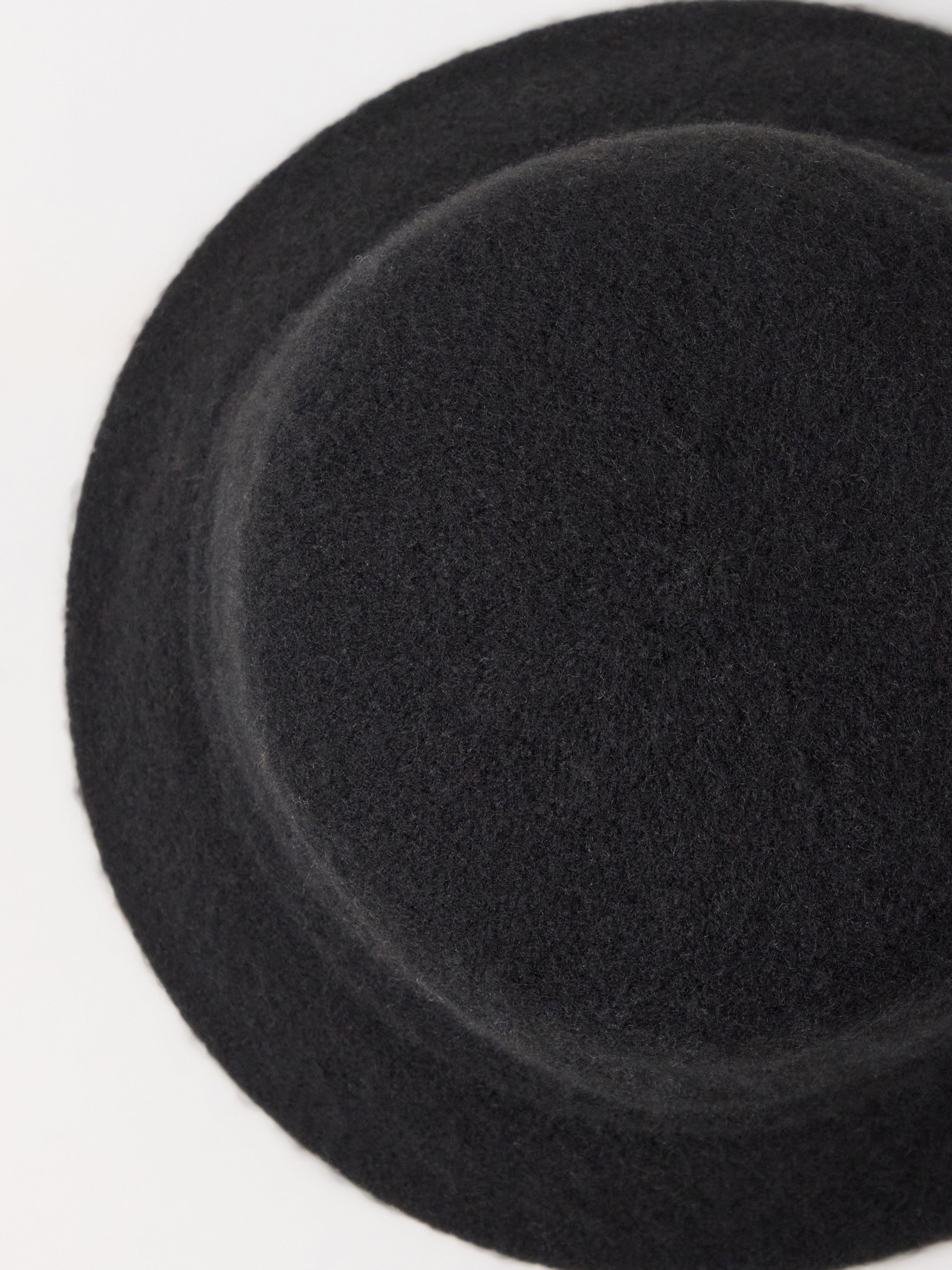 Hat - Womens Wear - Black