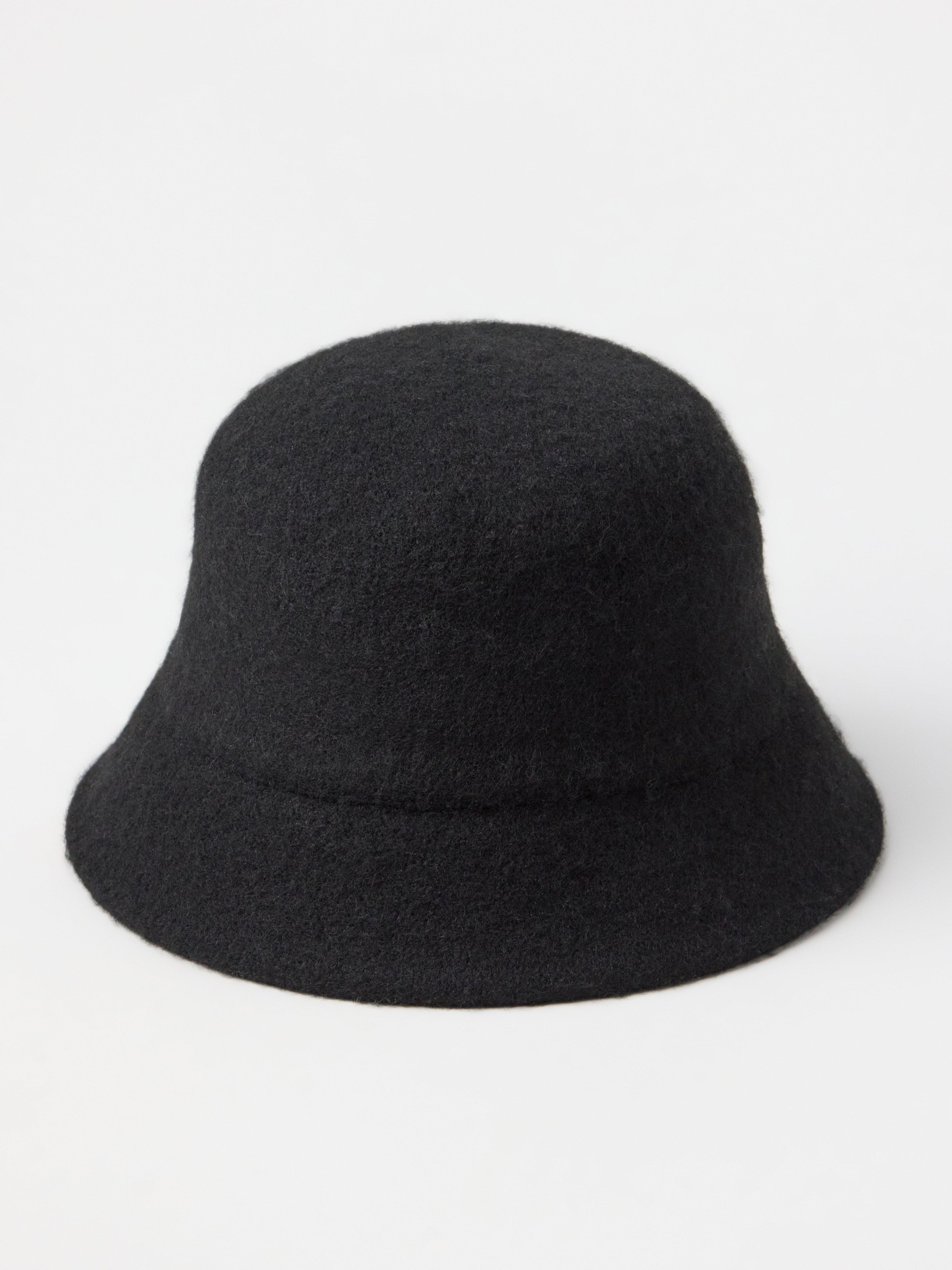 Hat in wool blend