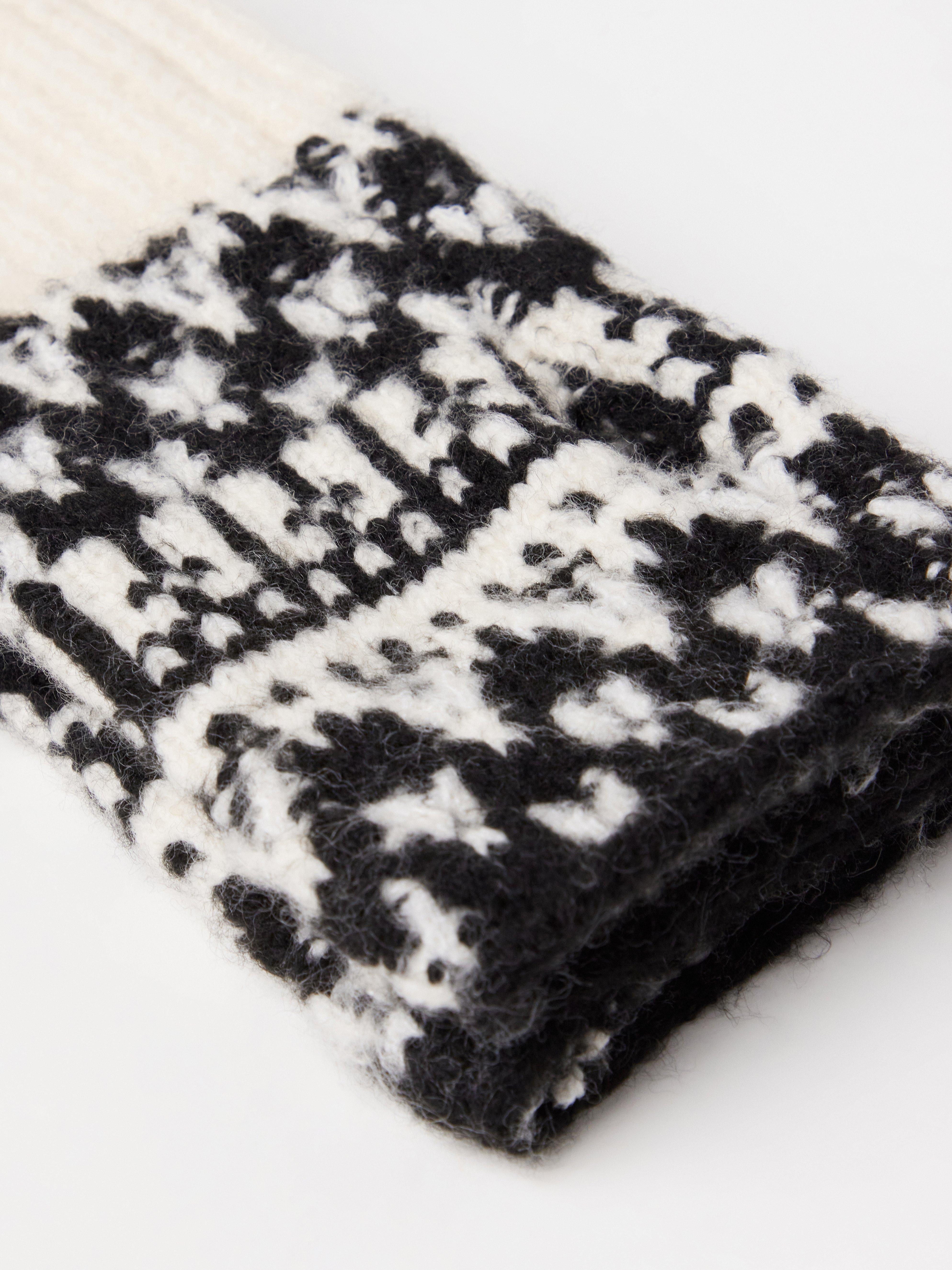 Fingerless Gloves - Womens Wear - White