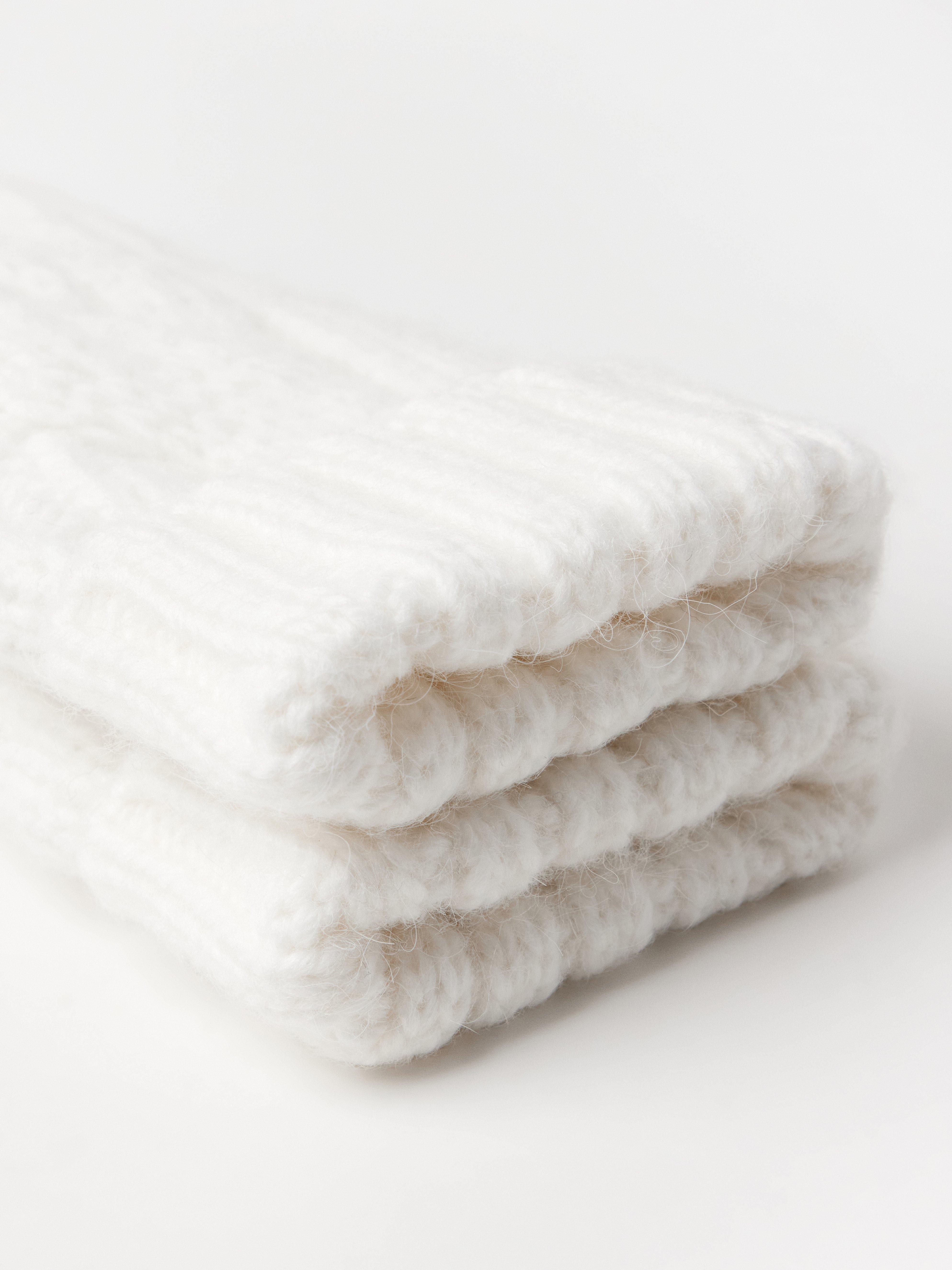 Mittens - Womens Wear - White