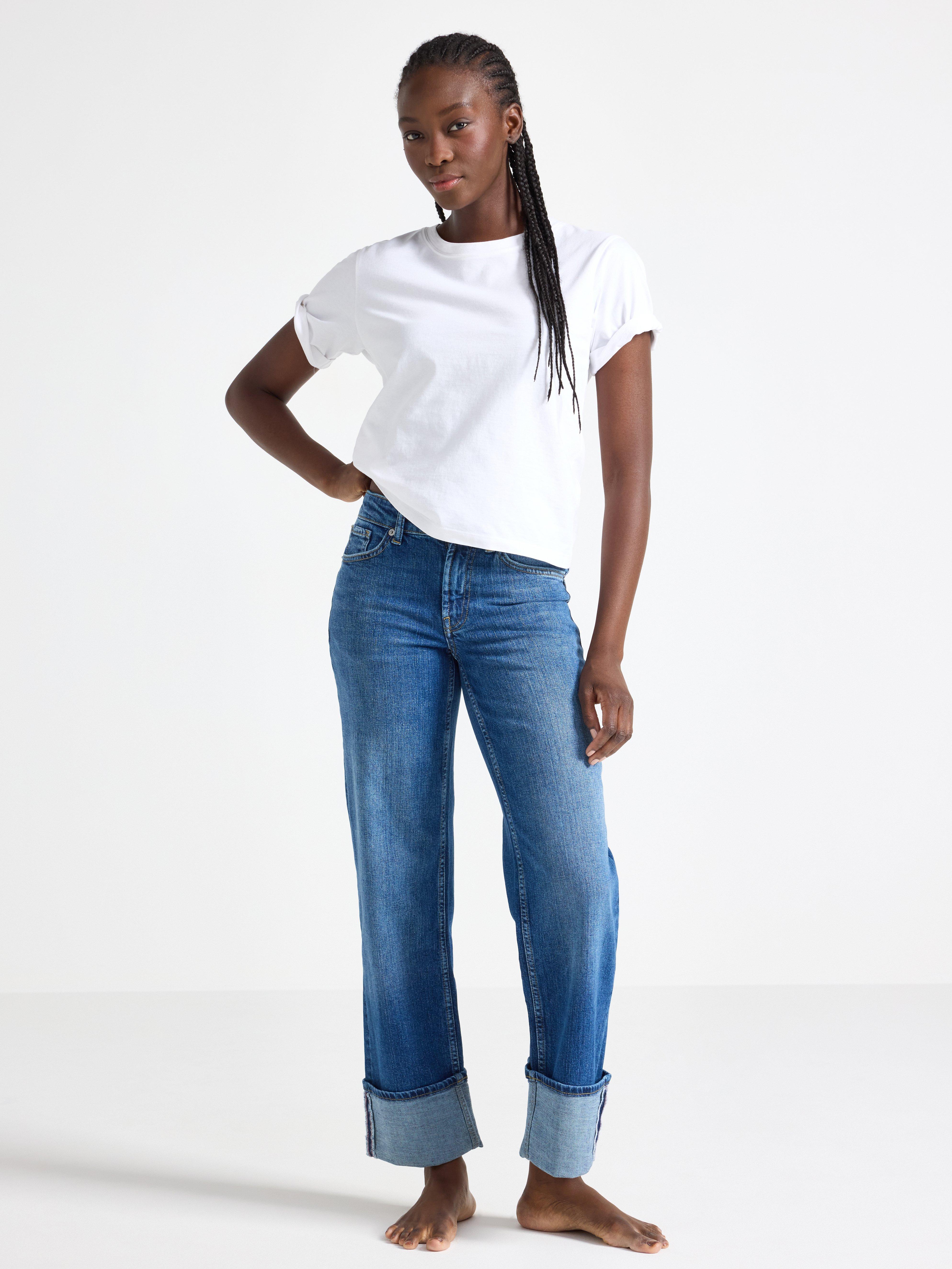 STRAIGHT jeans with turn-up