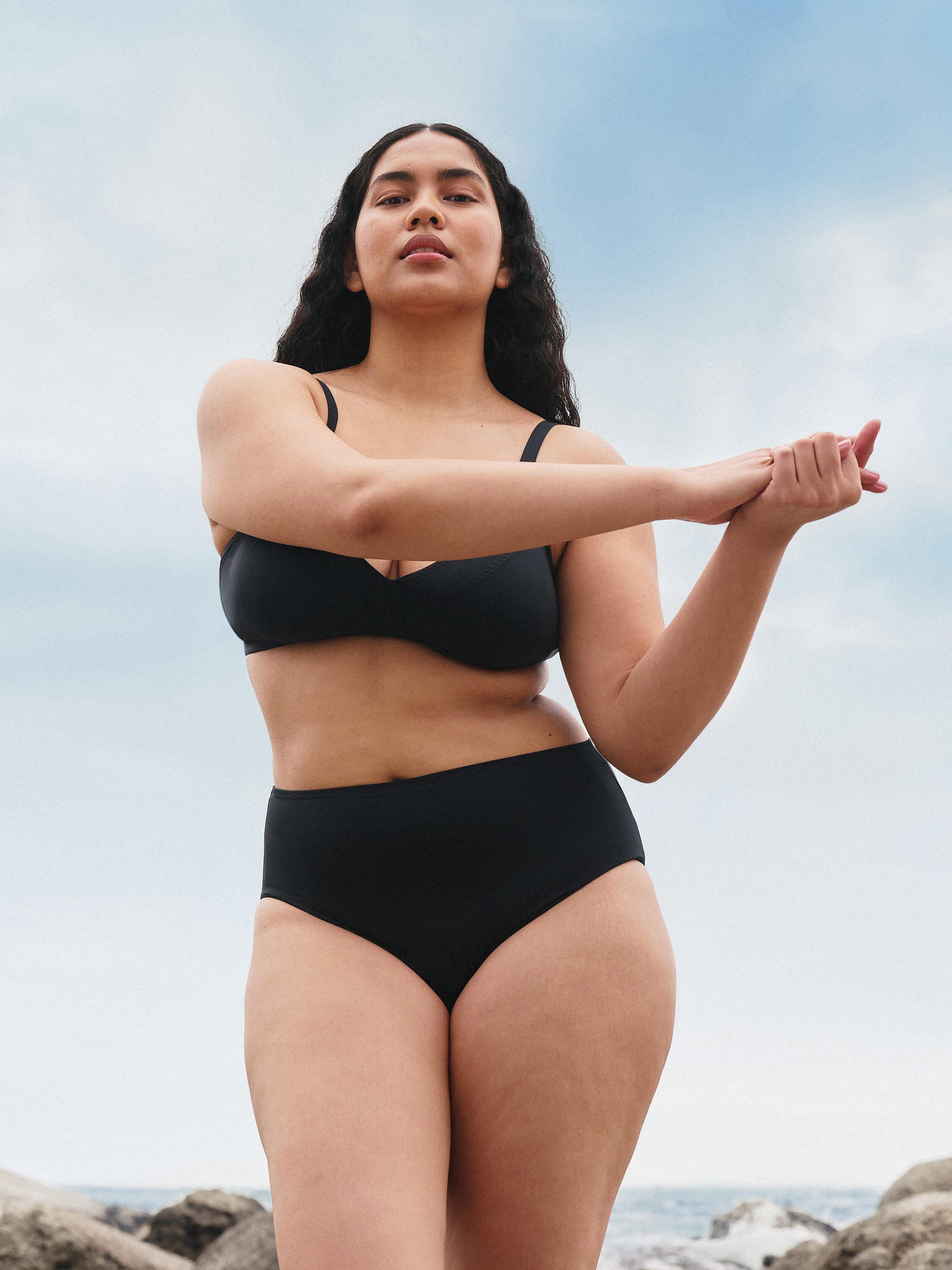 Høj bikini - Female Engineering - Sort