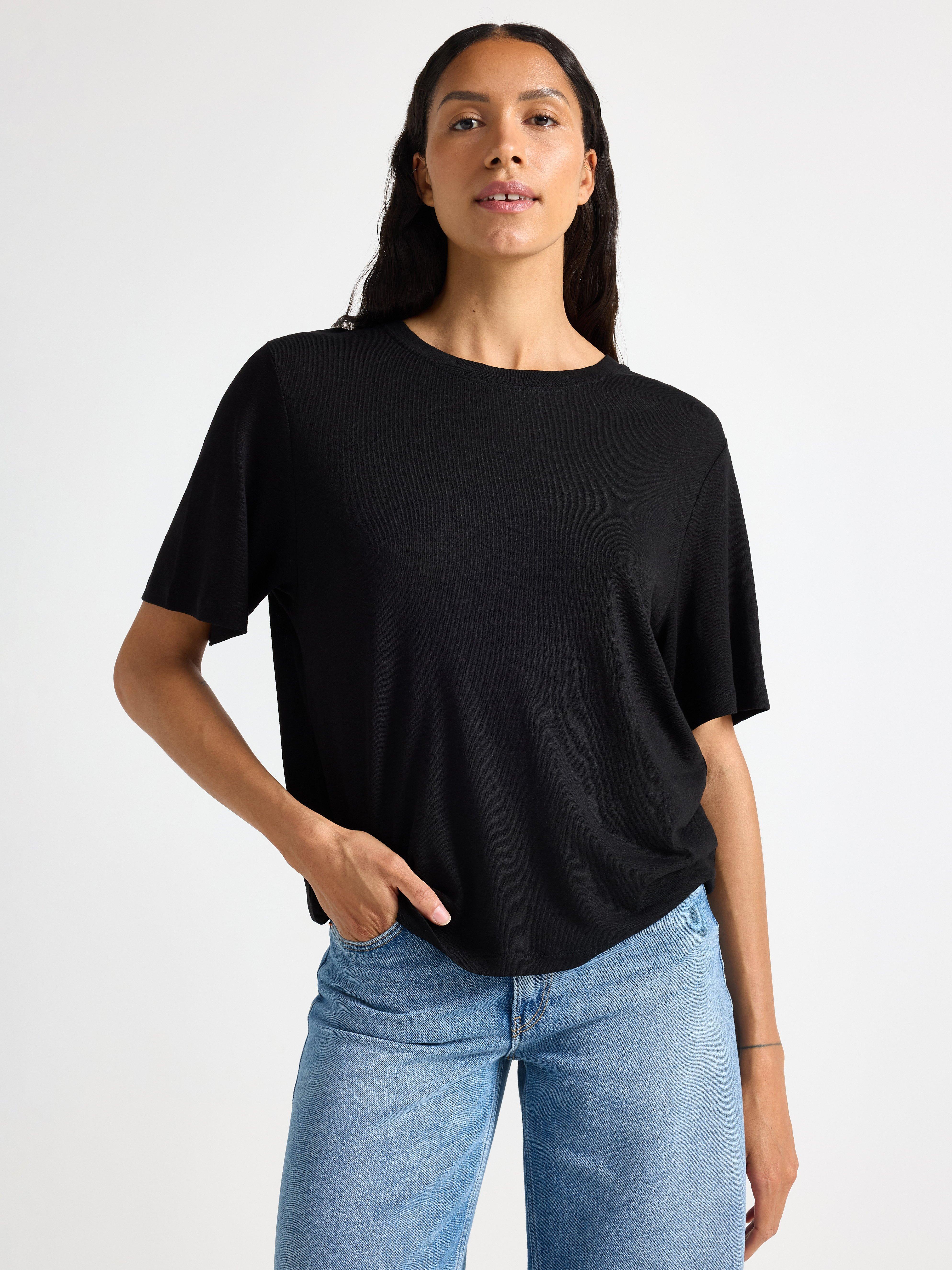 T-shirt - Womens Wear - Black