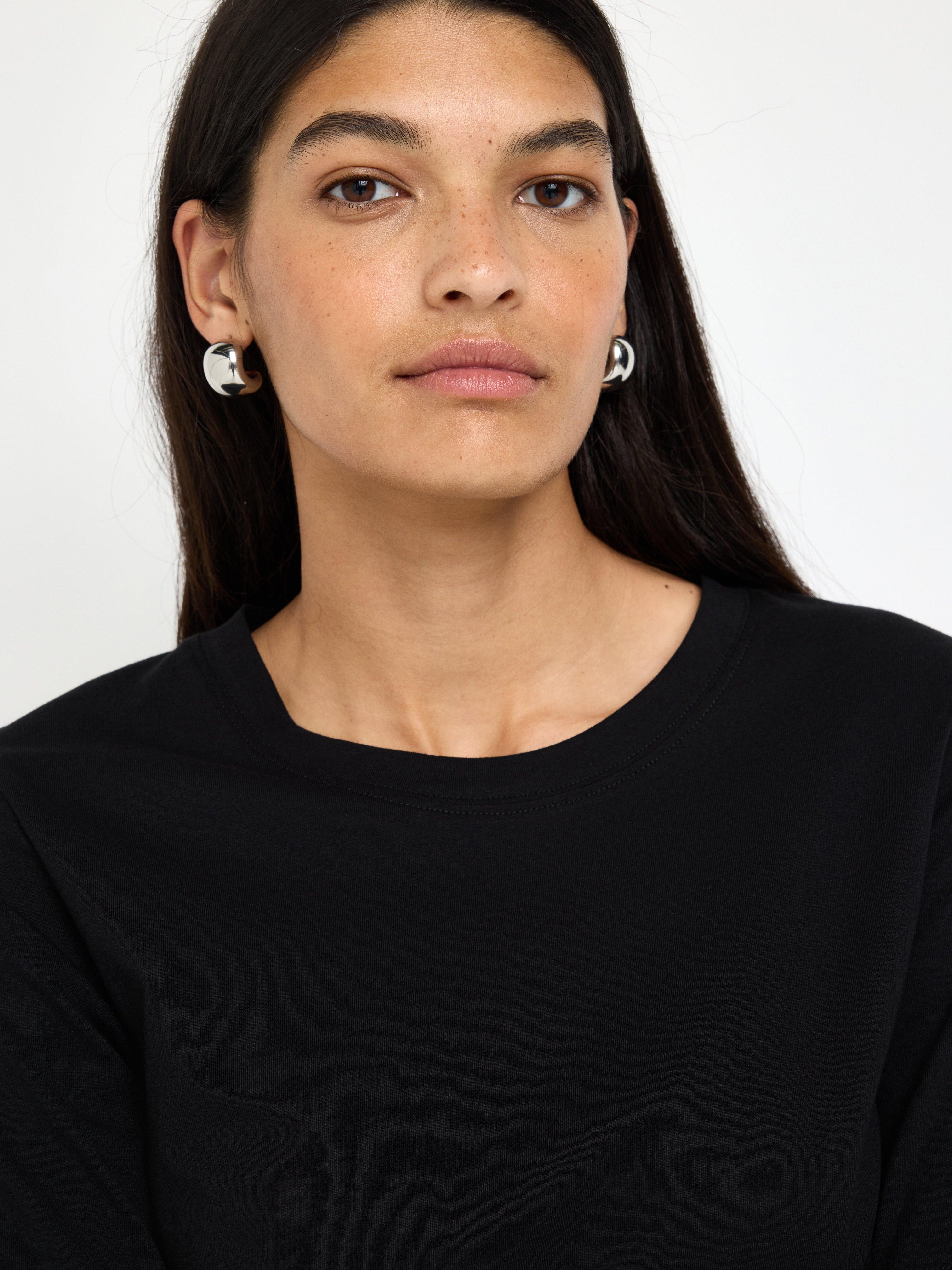 T-shirt - Womens Wear - Black
