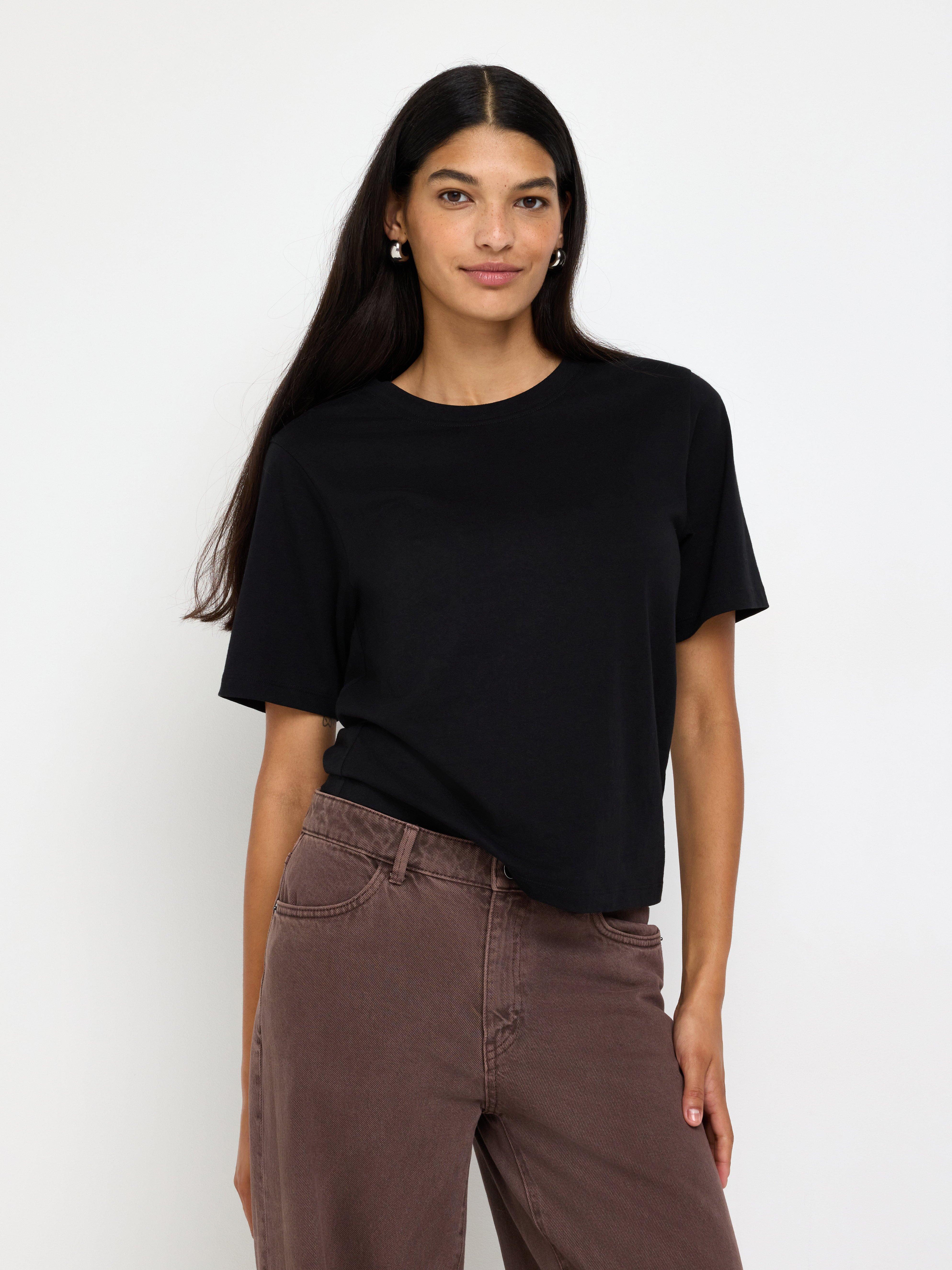 T-shirt - Womens Wear - Black