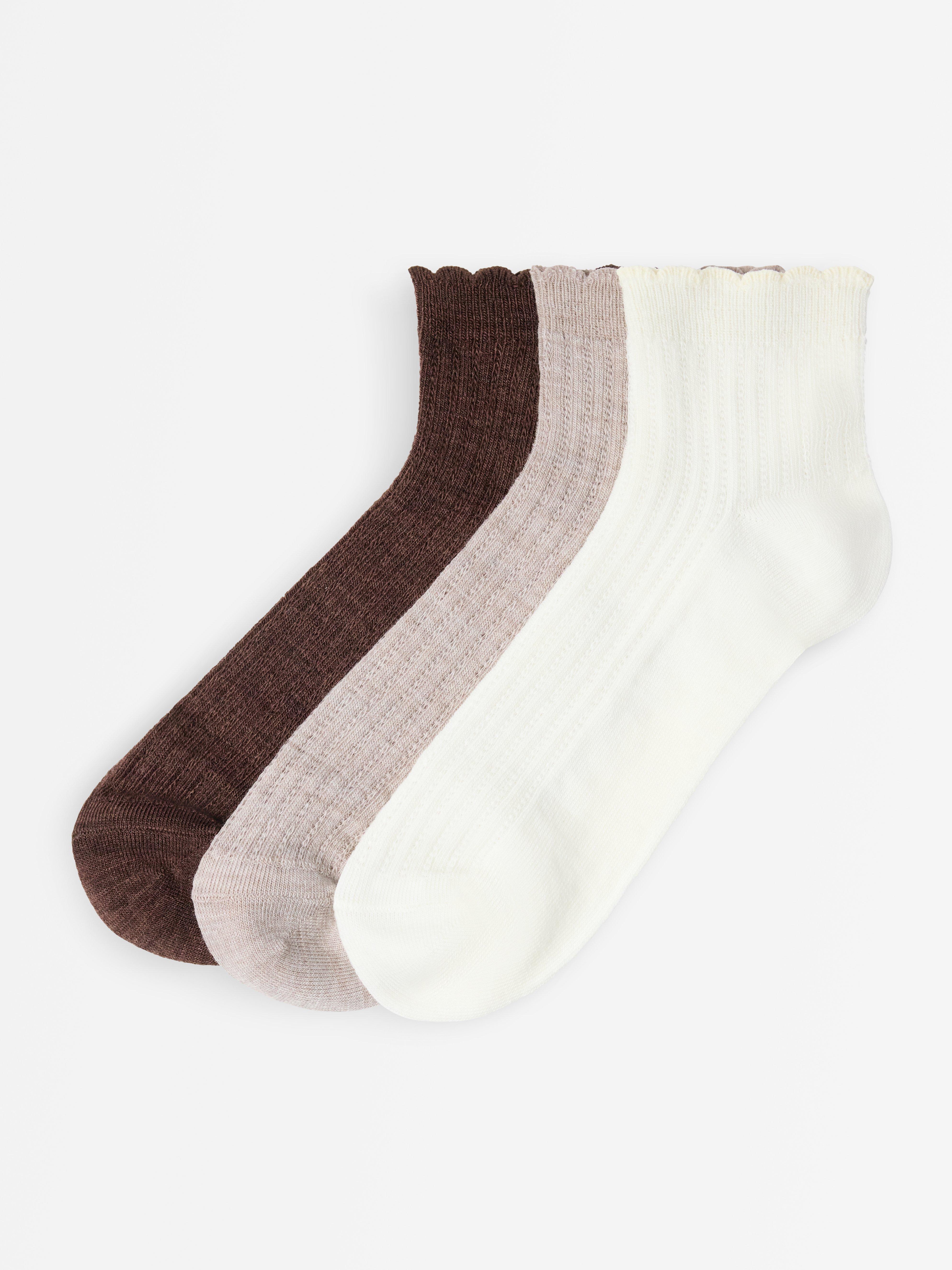 Korkeavartiset nilkkasukat - Alusvaatteet - Beige