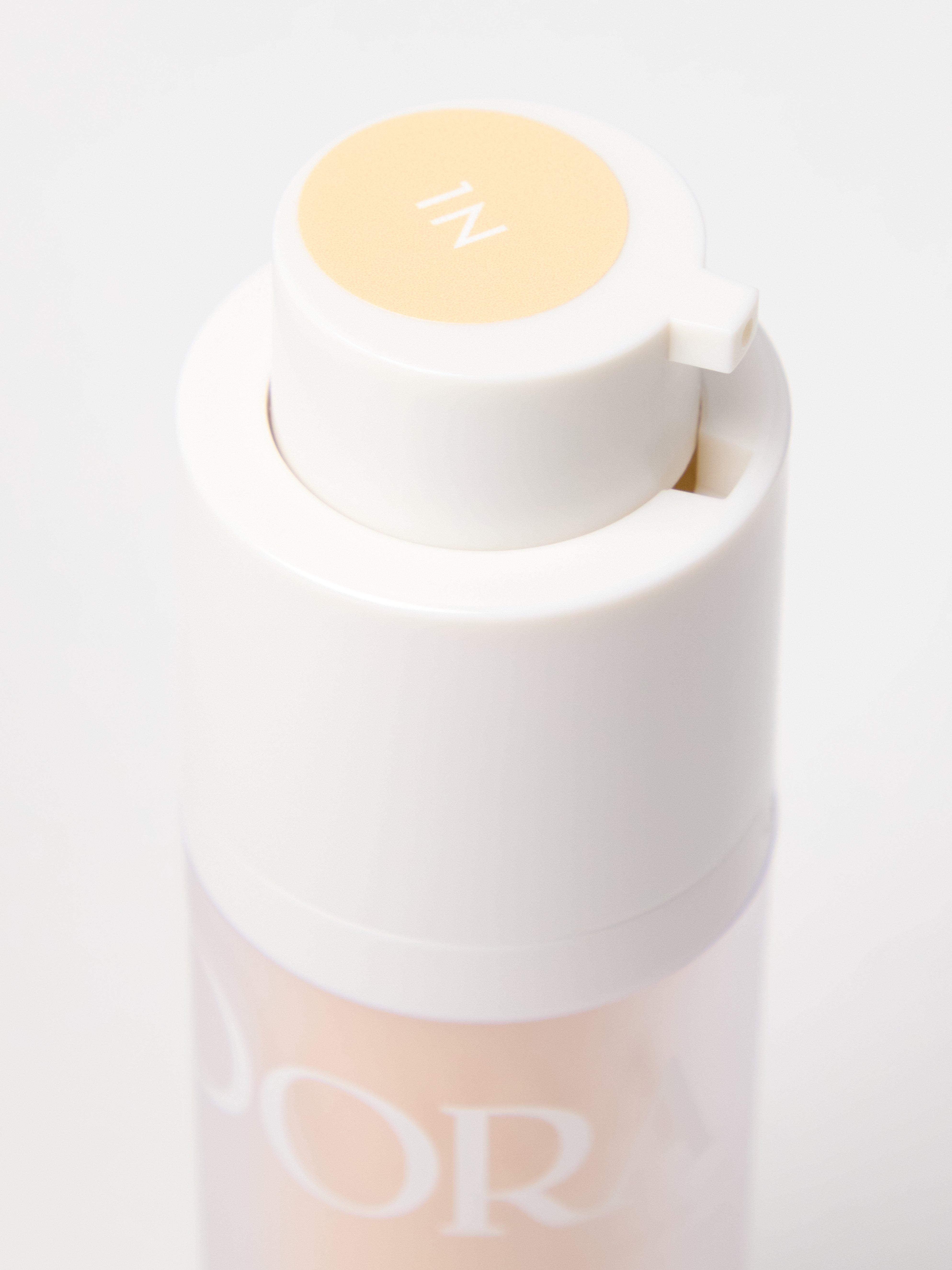 Foundation - Kosmetikk - Beige