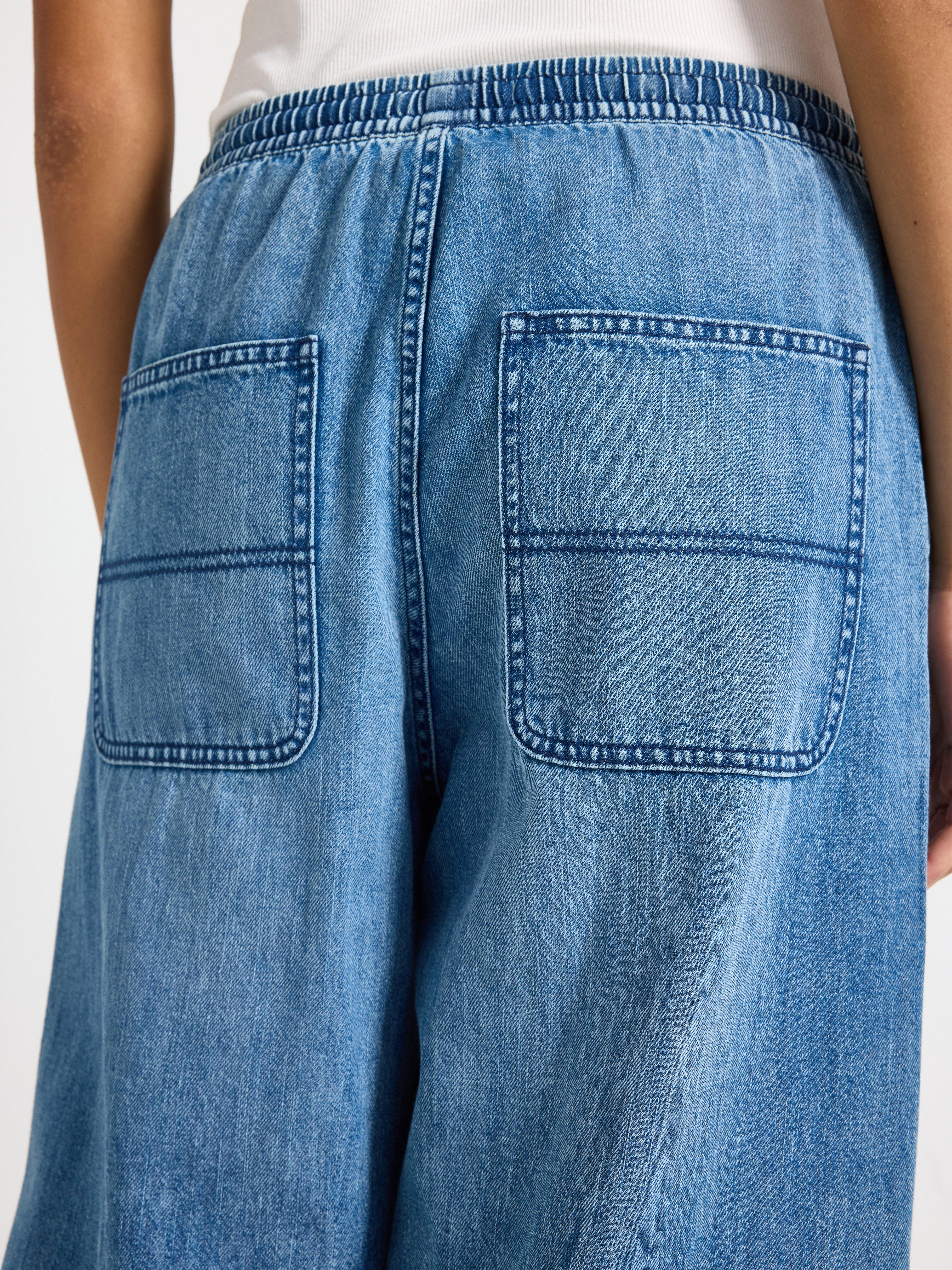 Jeans - Womens Wear - Blank