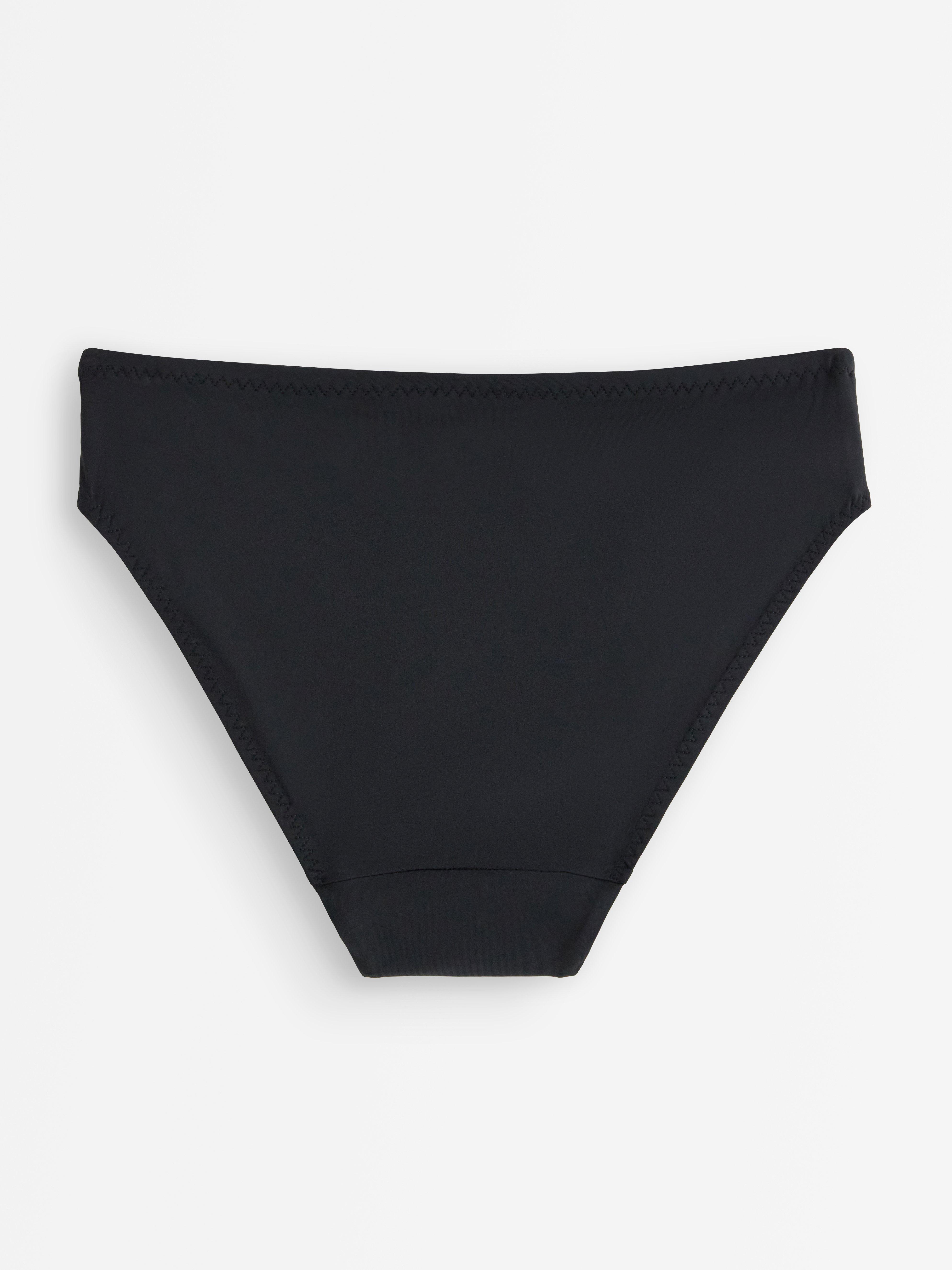 Bikini Low - Female Engineering - Musta