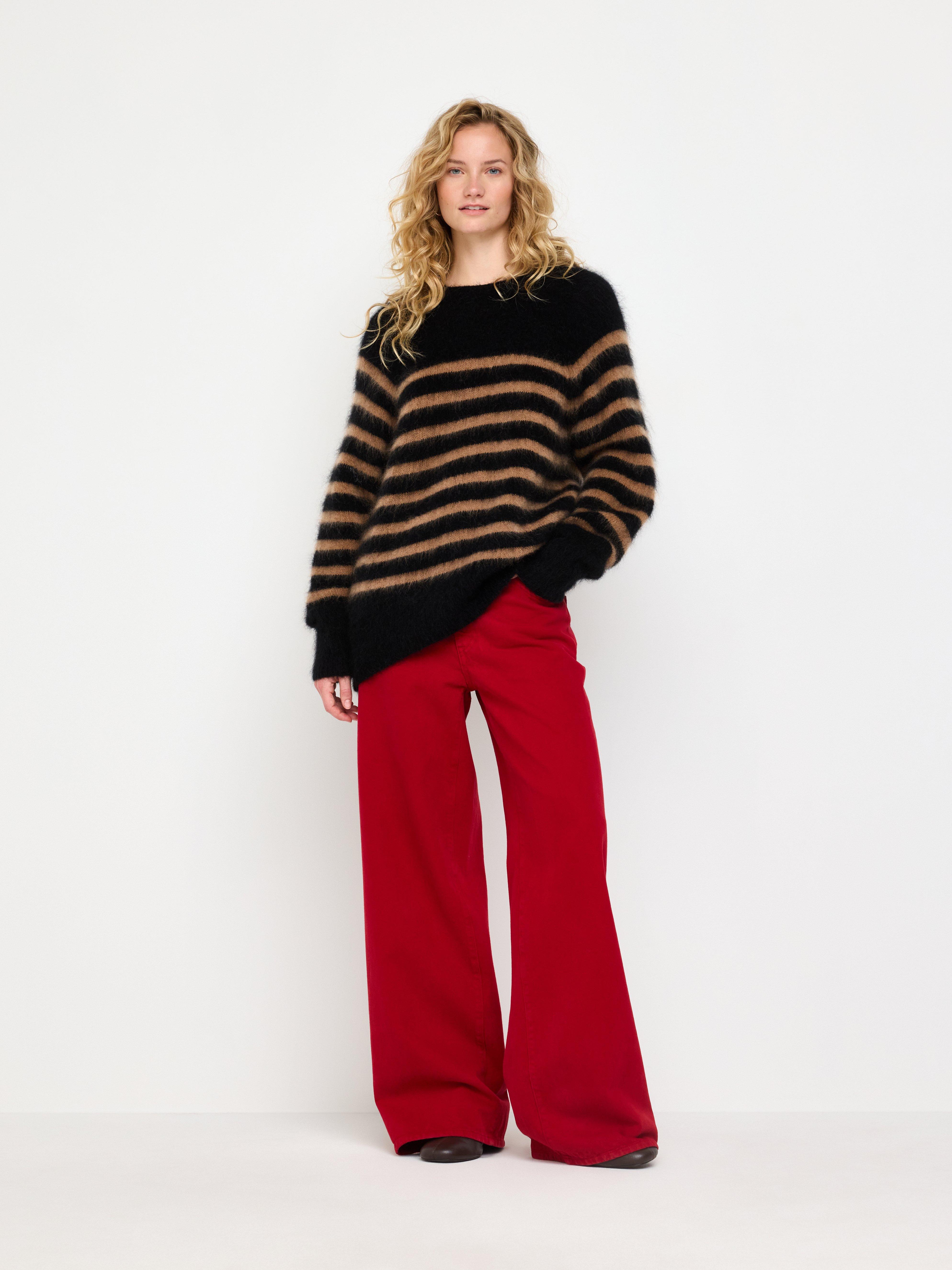 Sweater - Womens Wear - Black