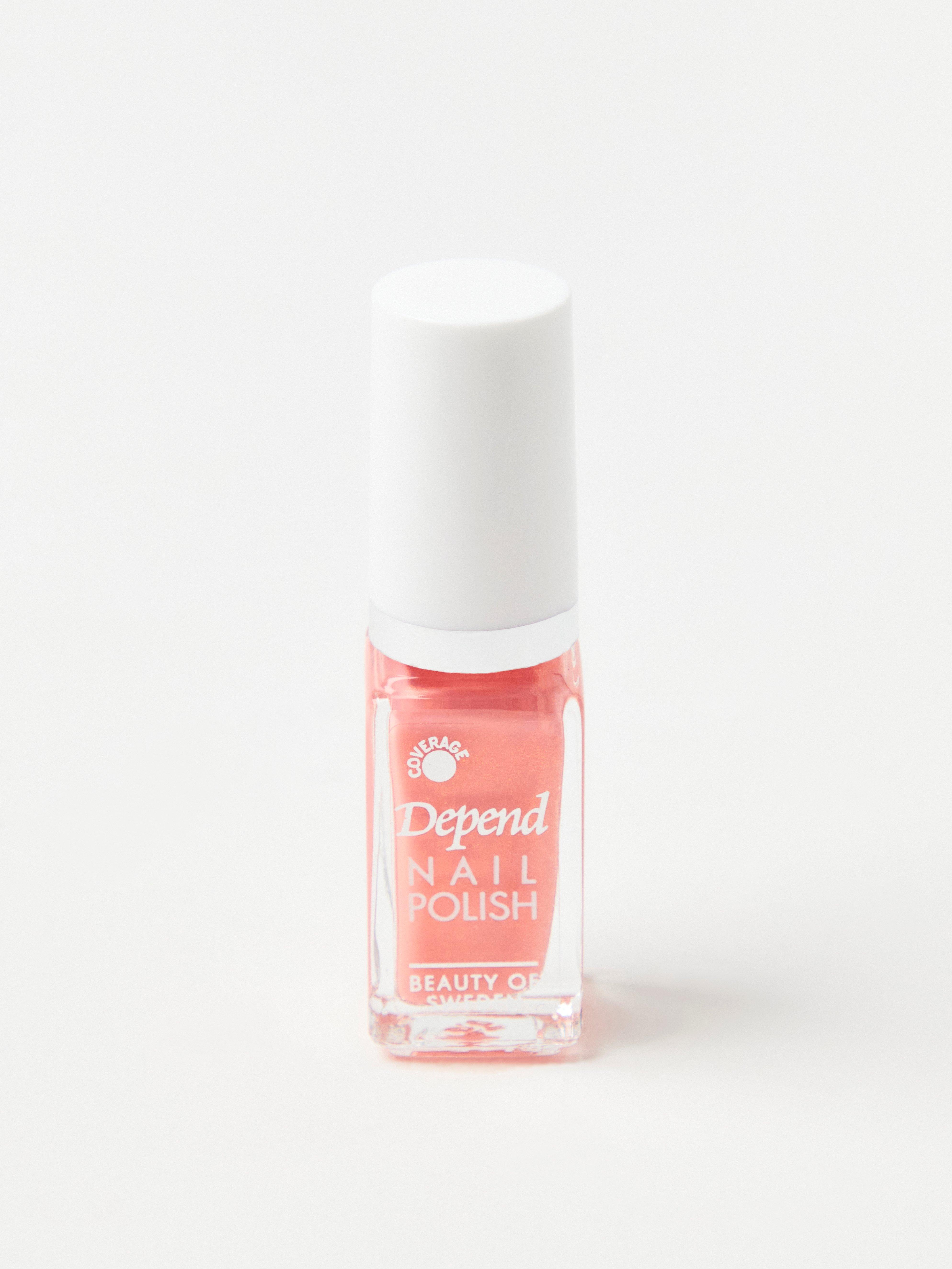 Nagellack - Kosmetik - Korall