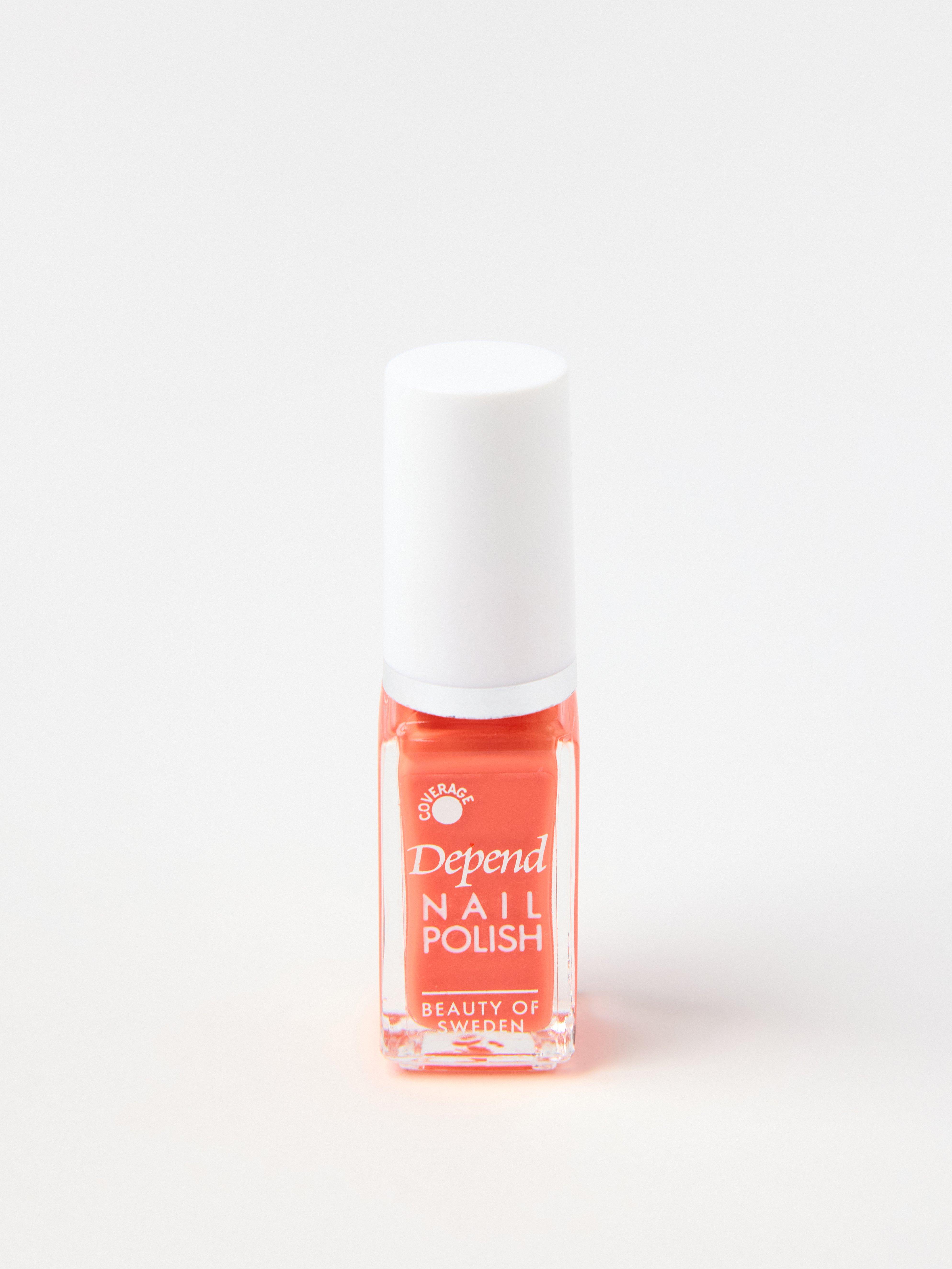 Nagellack - Kosmetik - Korall